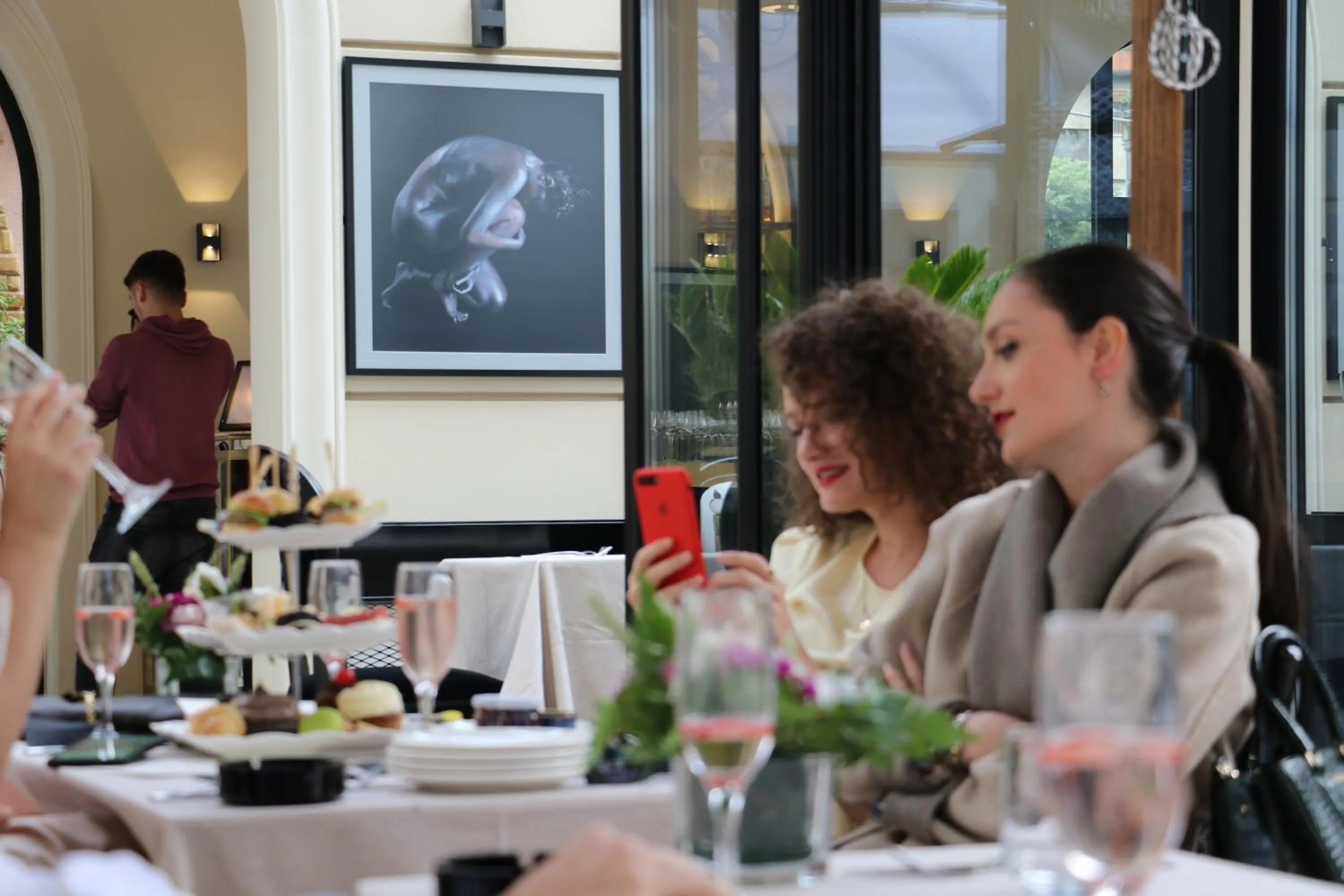 Evening entertainment in Arté Boutique Hotel