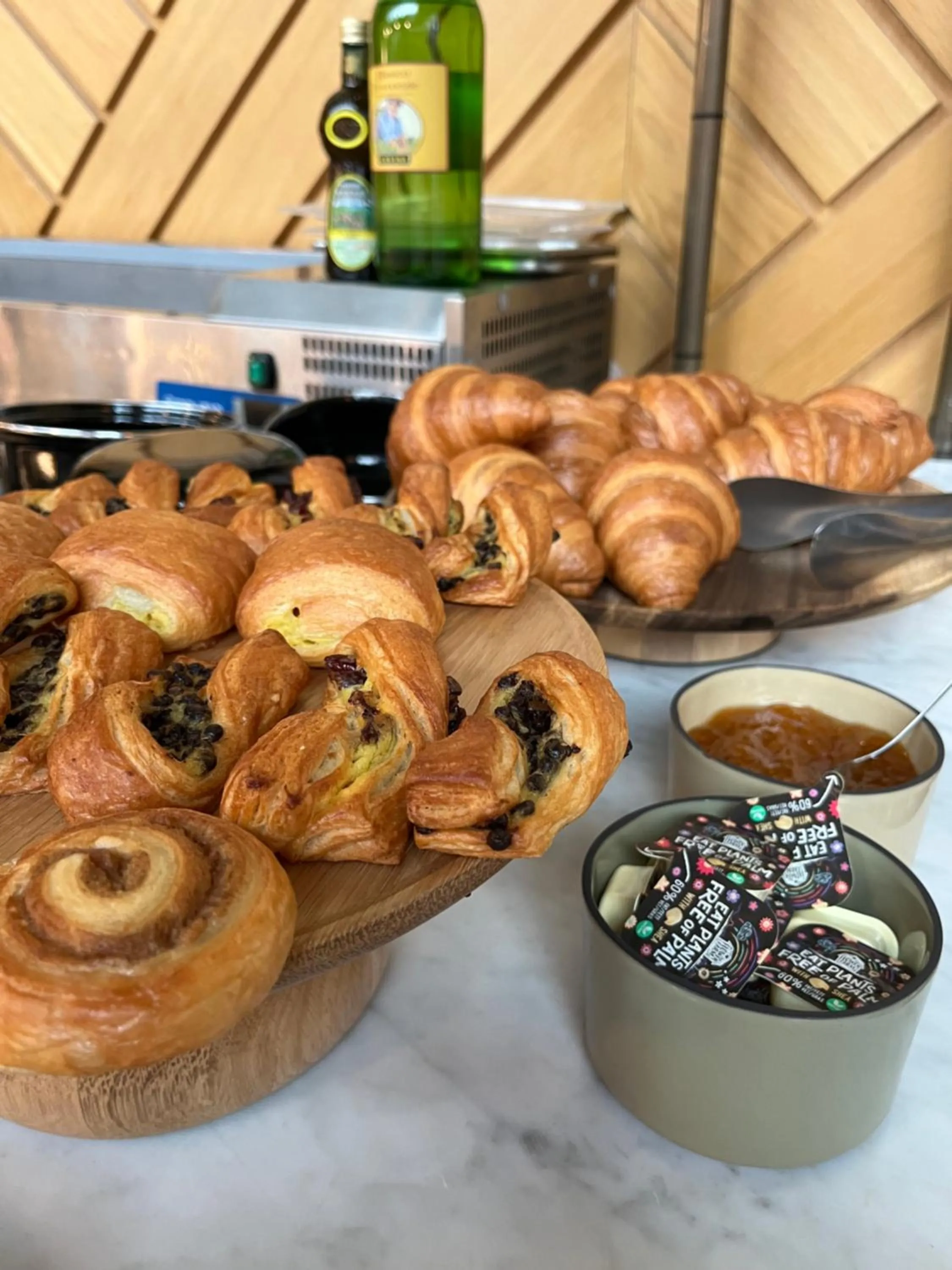 Breakfast in The July - Boat & Co