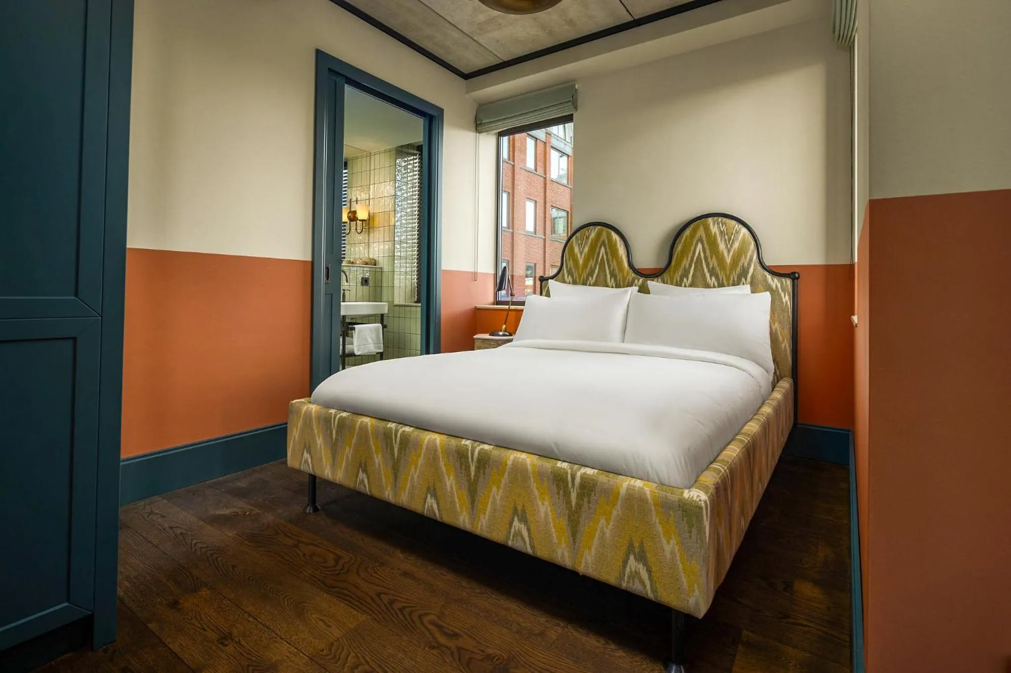 Bed in The July - Boat & Co