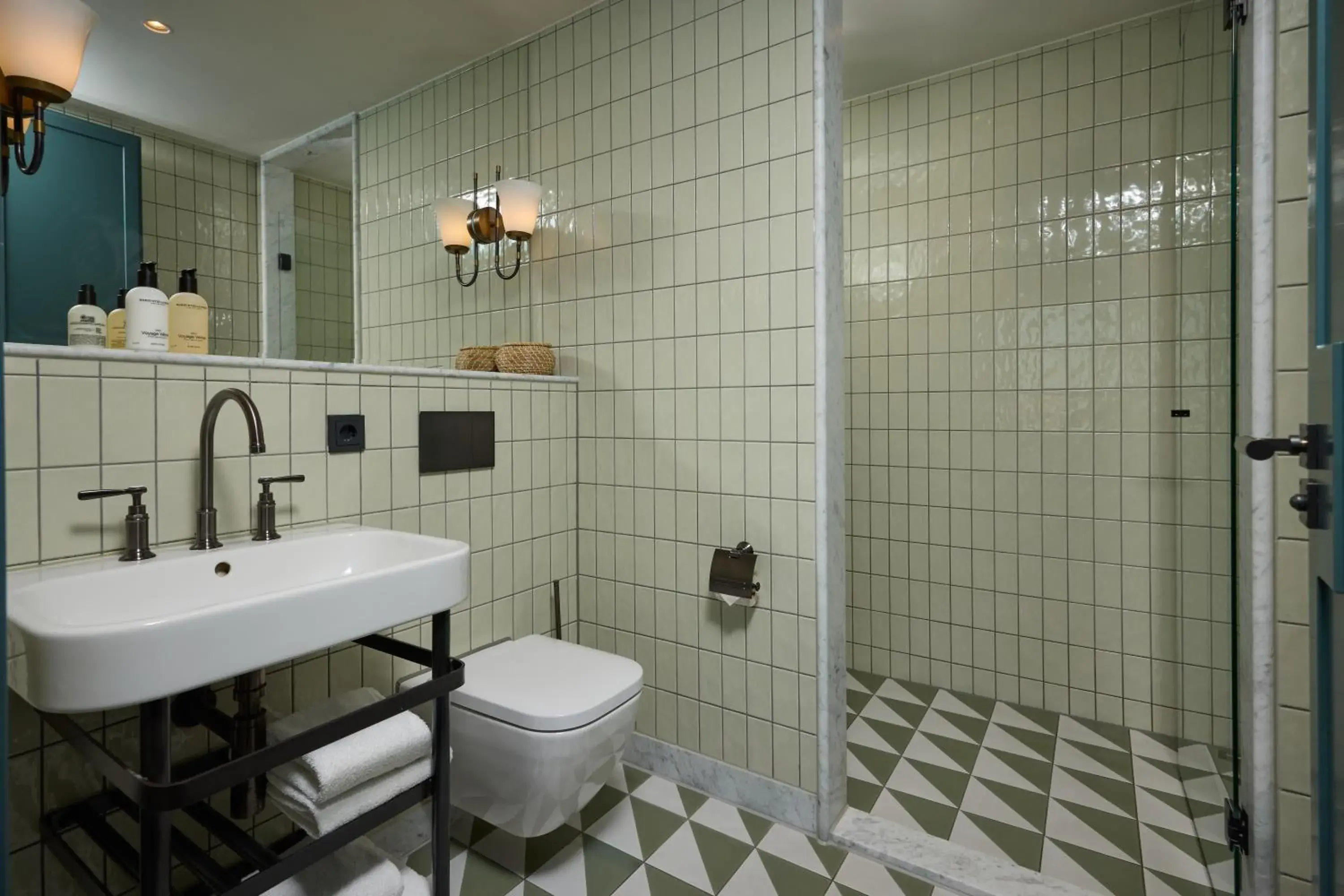 The July - Boat & Co The July - Boat & Co