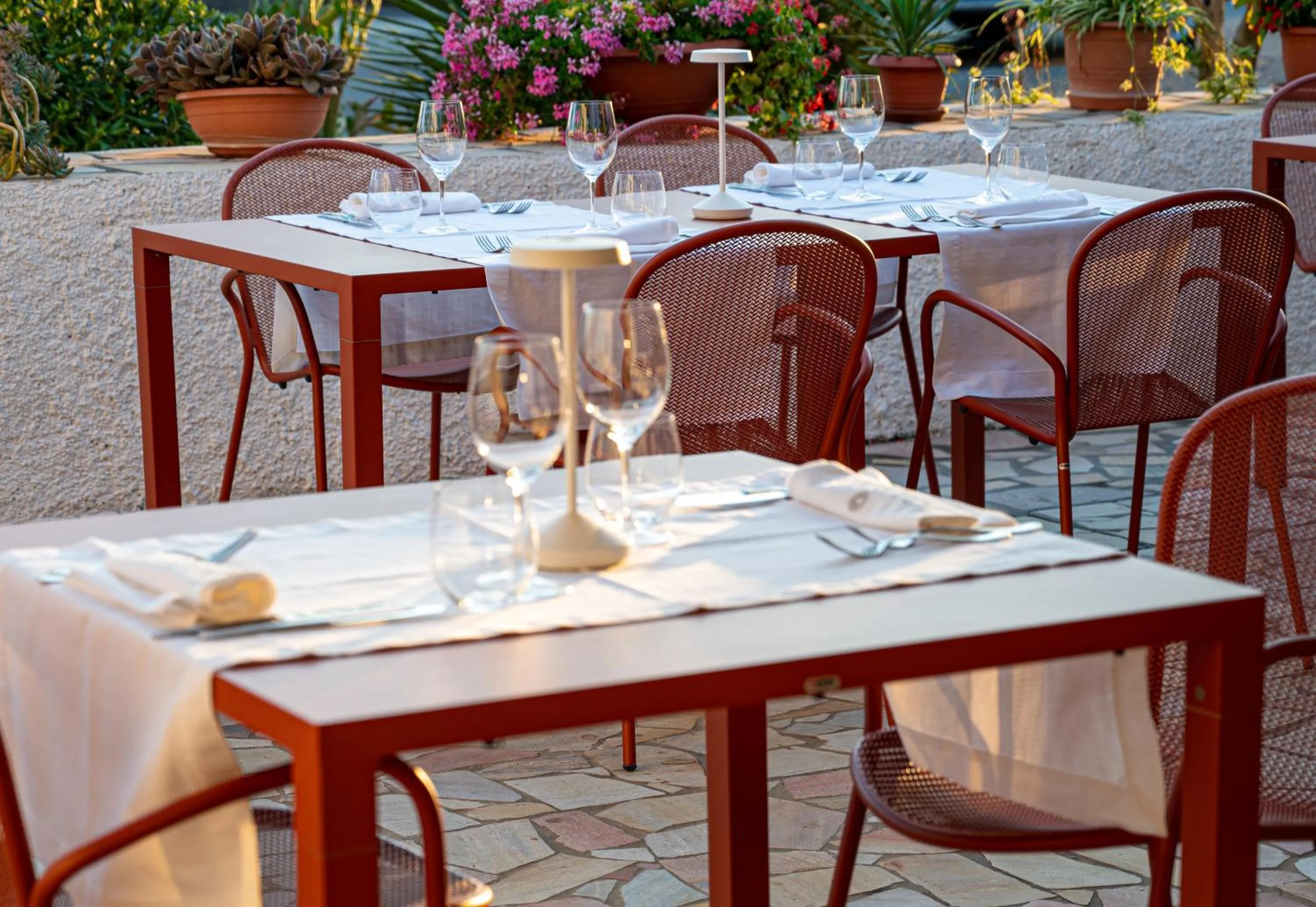 Restaurant/places to eat in Hotel Garden