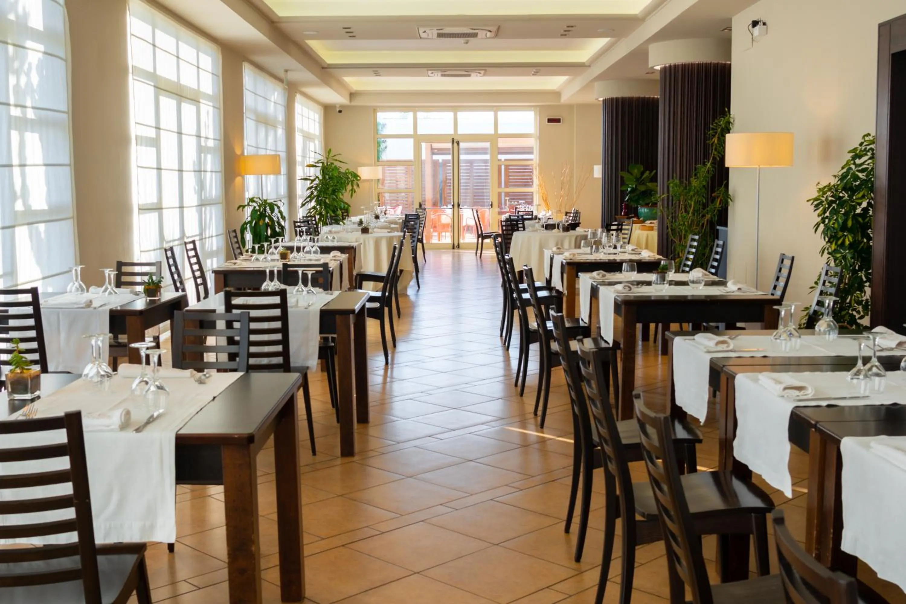 Restaurant/places to eat in Hotel Garden