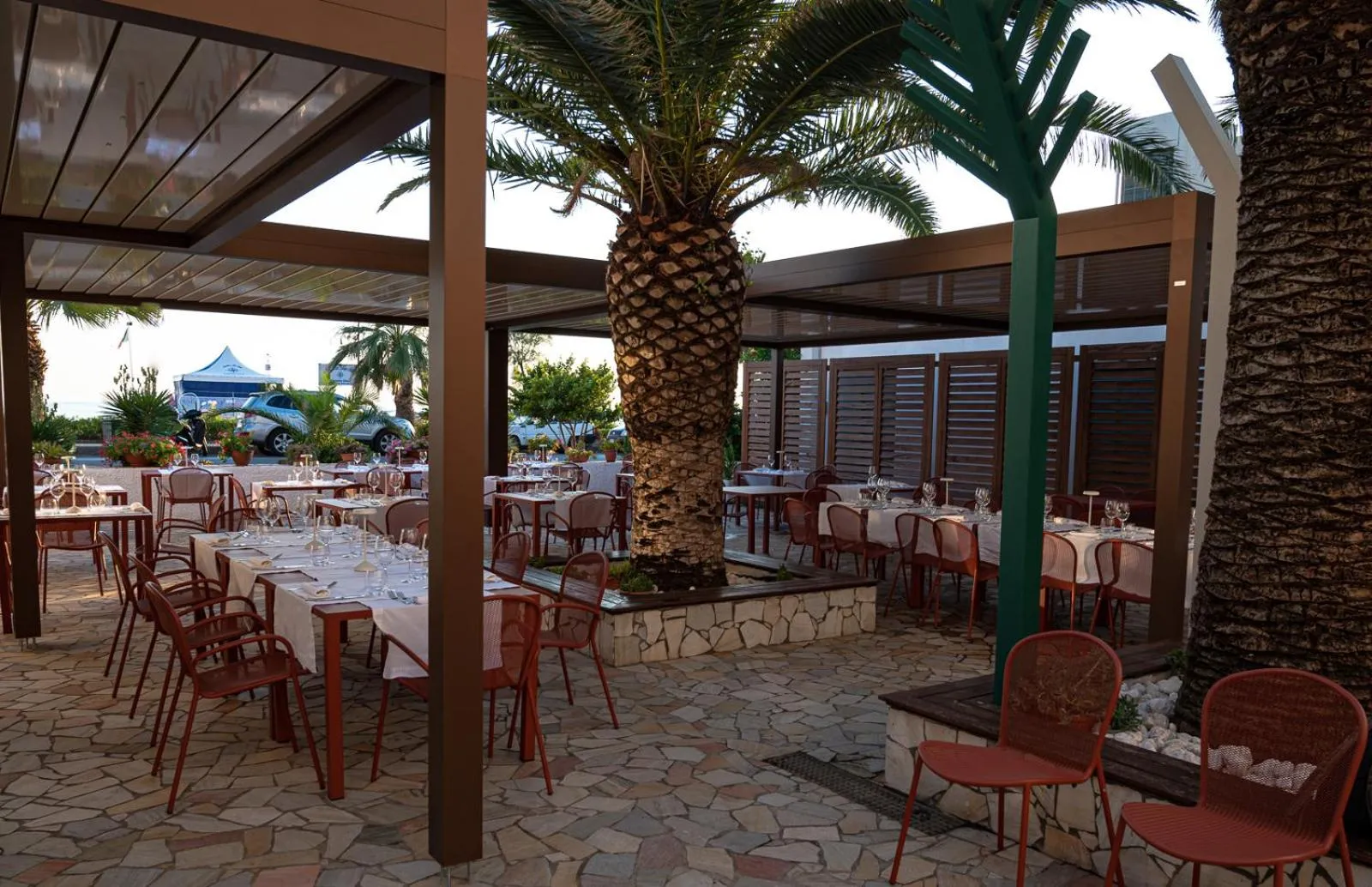 Restaurant/places to eat in Hotel Garden