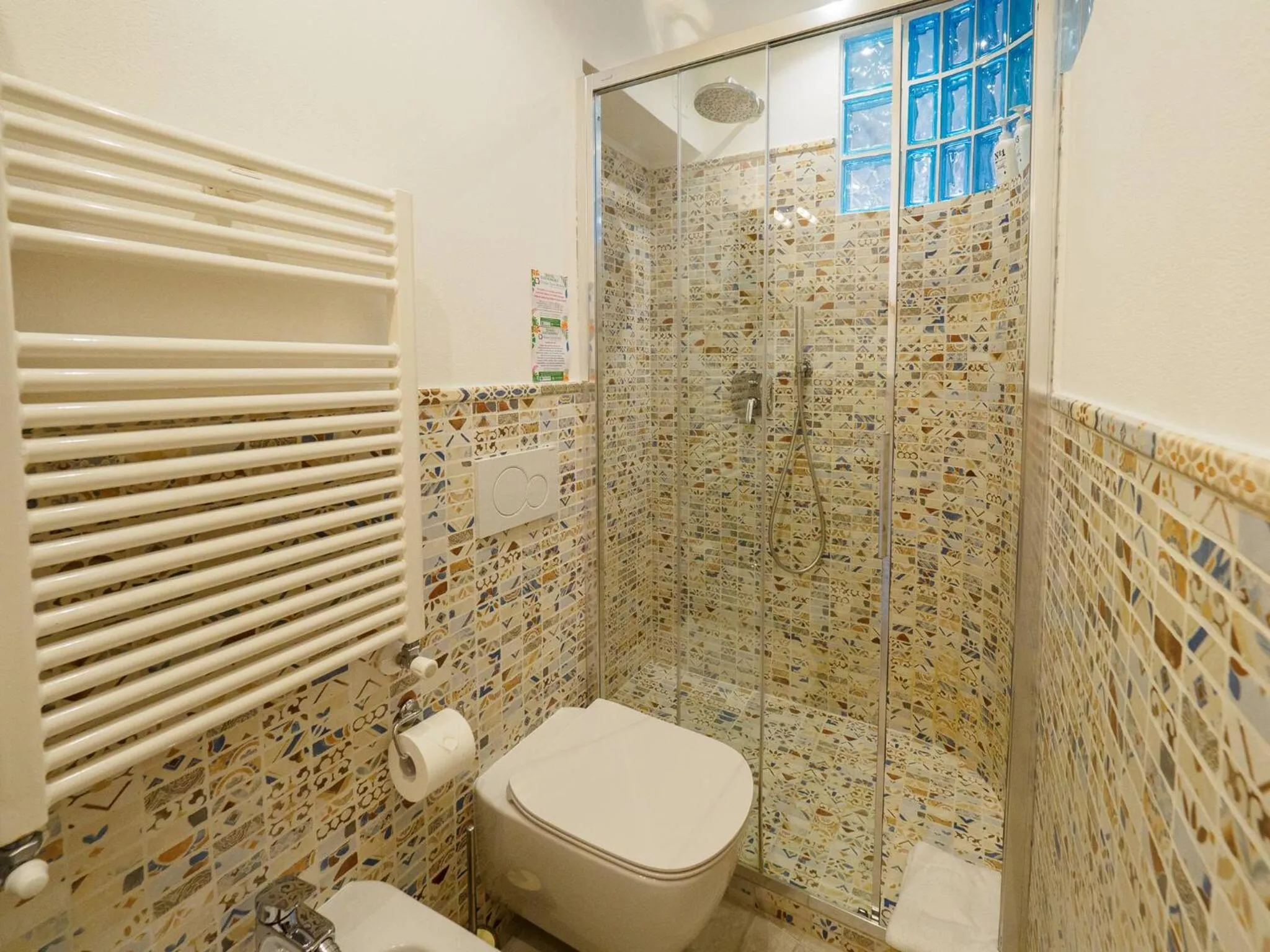 Bathroom in Ventu de Ma Studios & Rooms