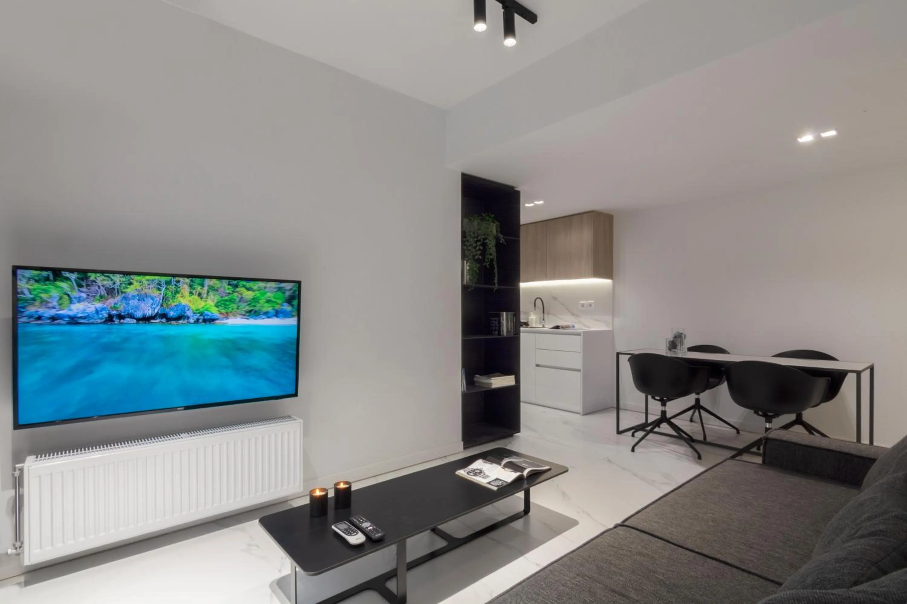 TV and multimedia in Heritage Boutique Apartments