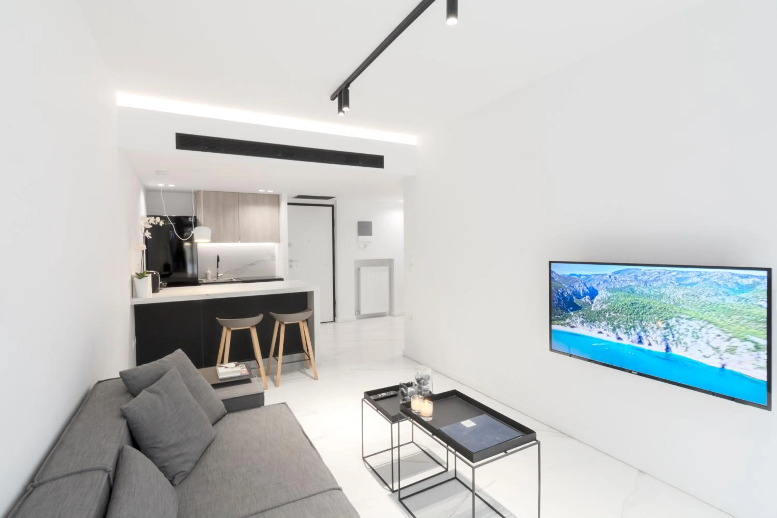 TV and multimedia in Heritage Boutique Apartments