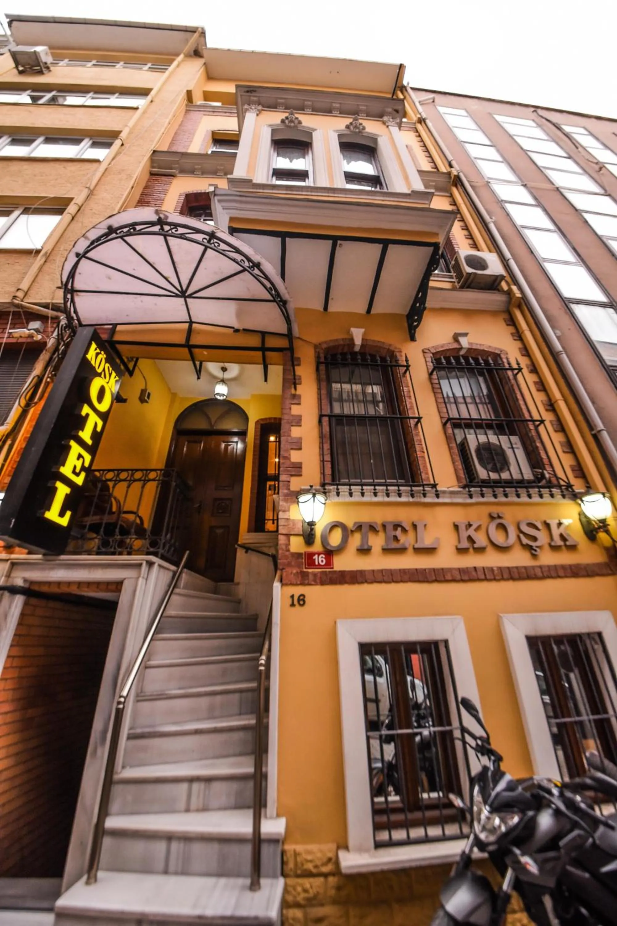 Facade/entrance in Kosk Hotel Kadikoy