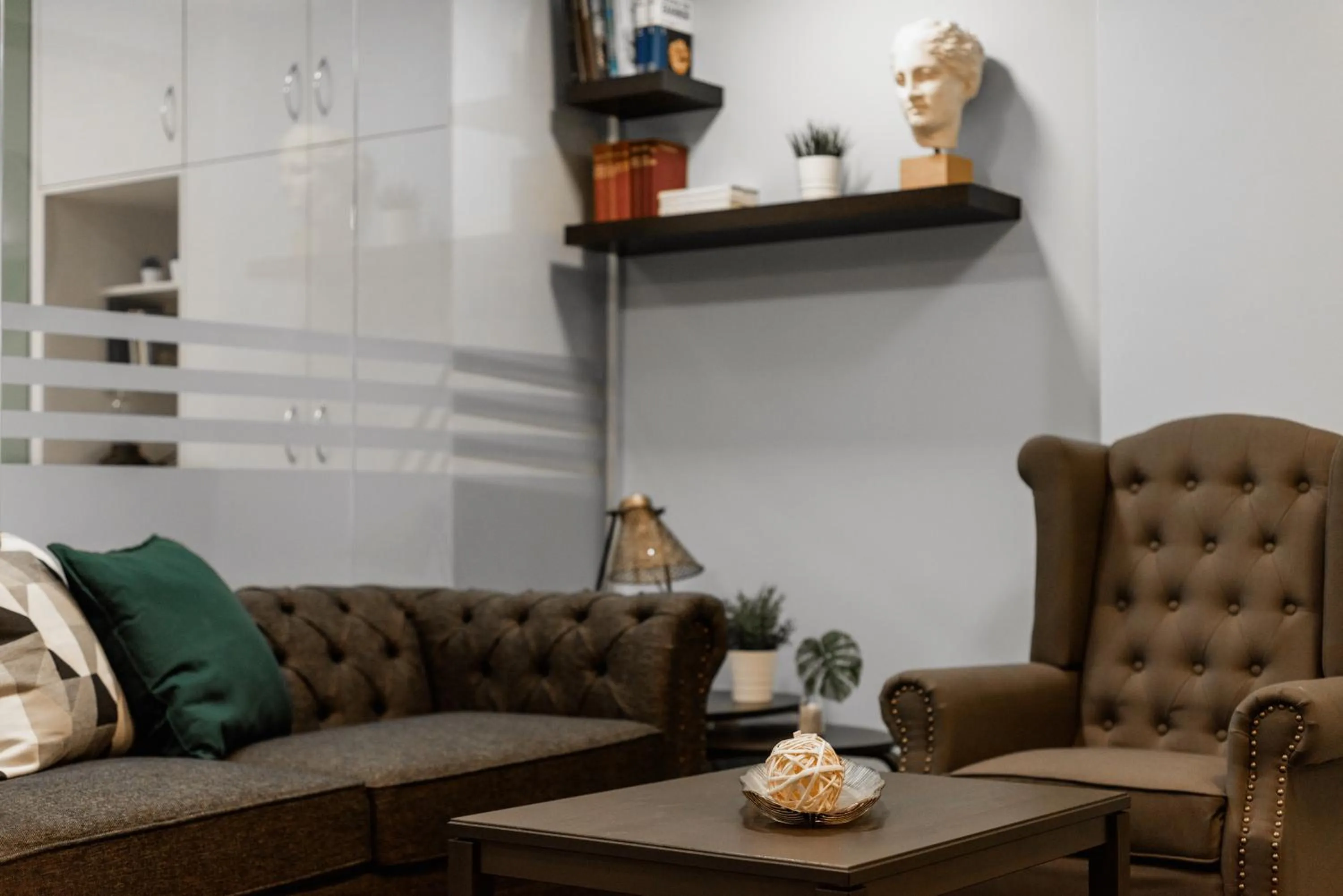 Seating area in Monastiraki Urban Apartments