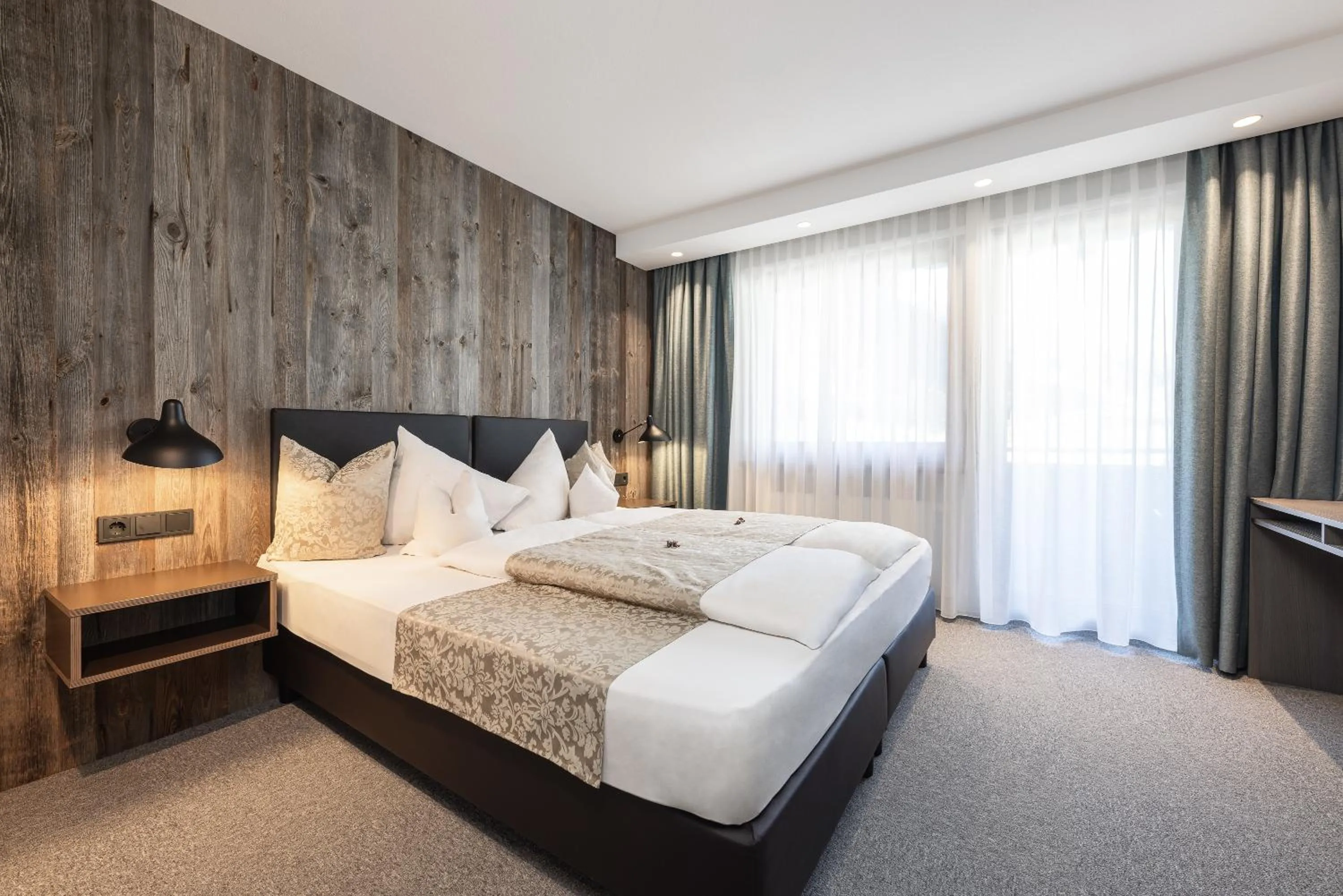 Bedroom, Bed in Haus Verwall