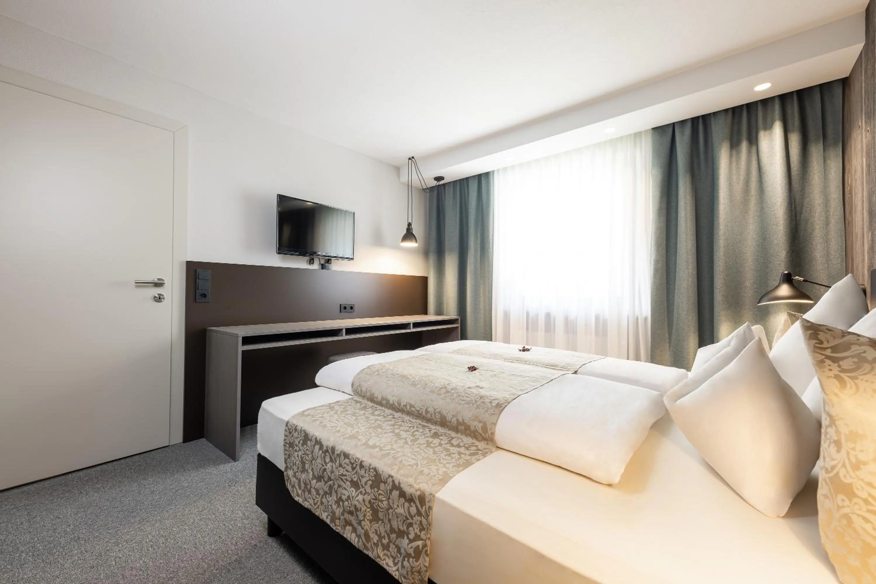 Bedroom, Bed in Haus Verwall