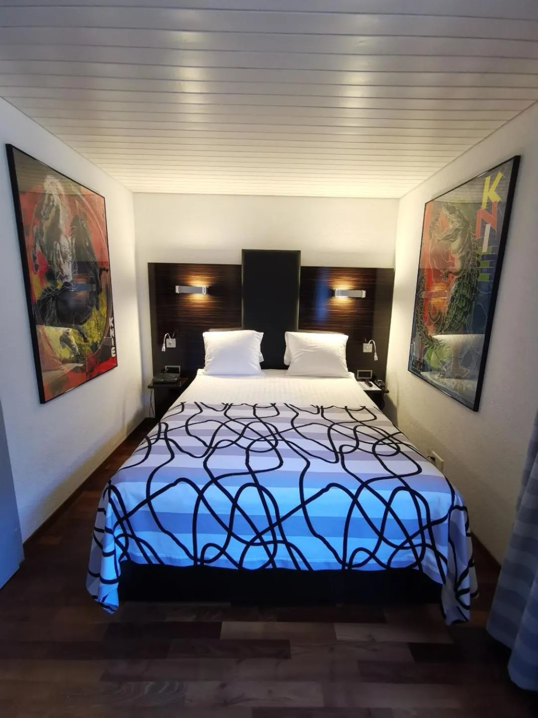 Bed in Hotel Brienzersee