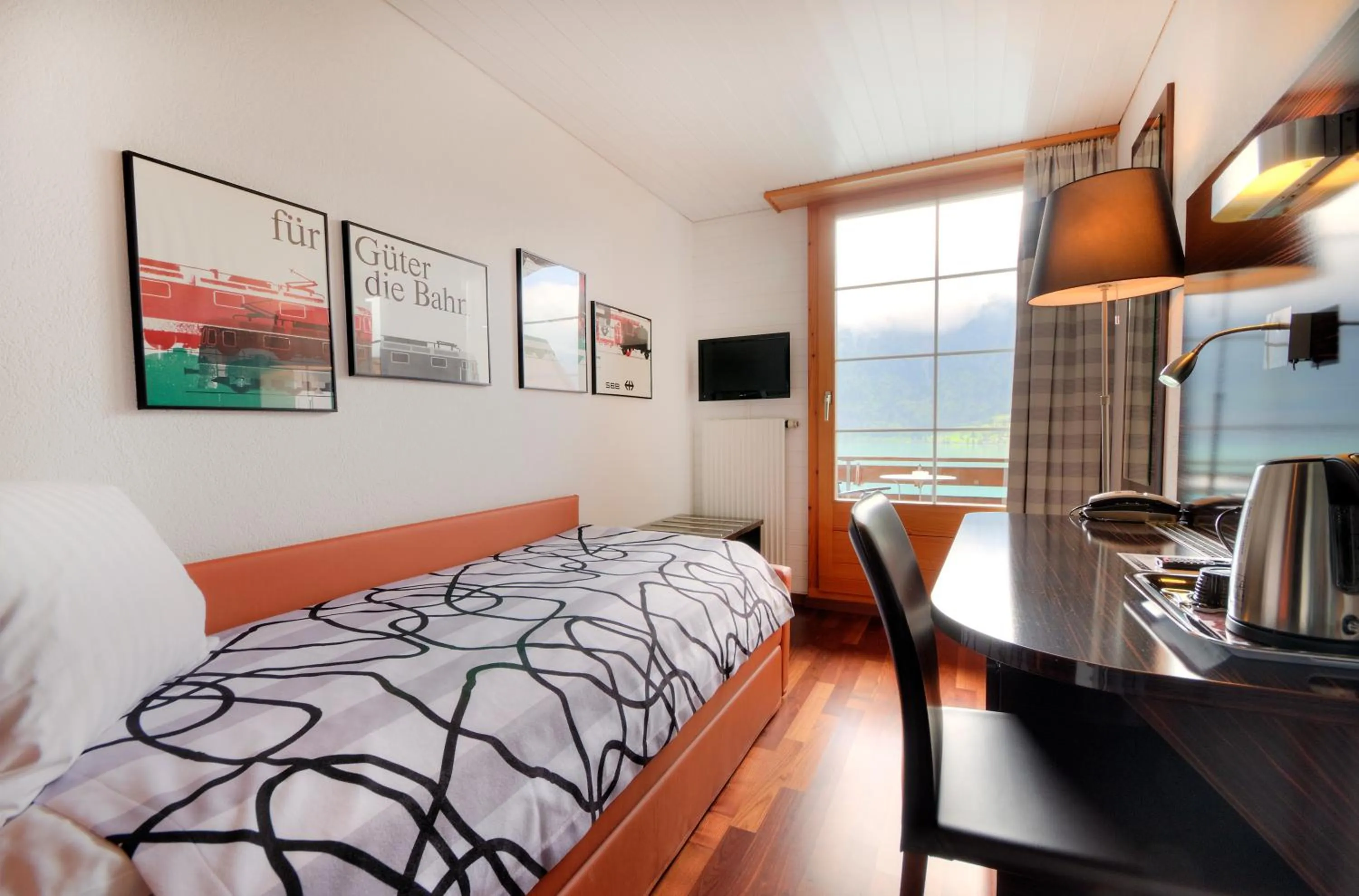 Photo of the whole room, Bed in Hotel Brienzersee