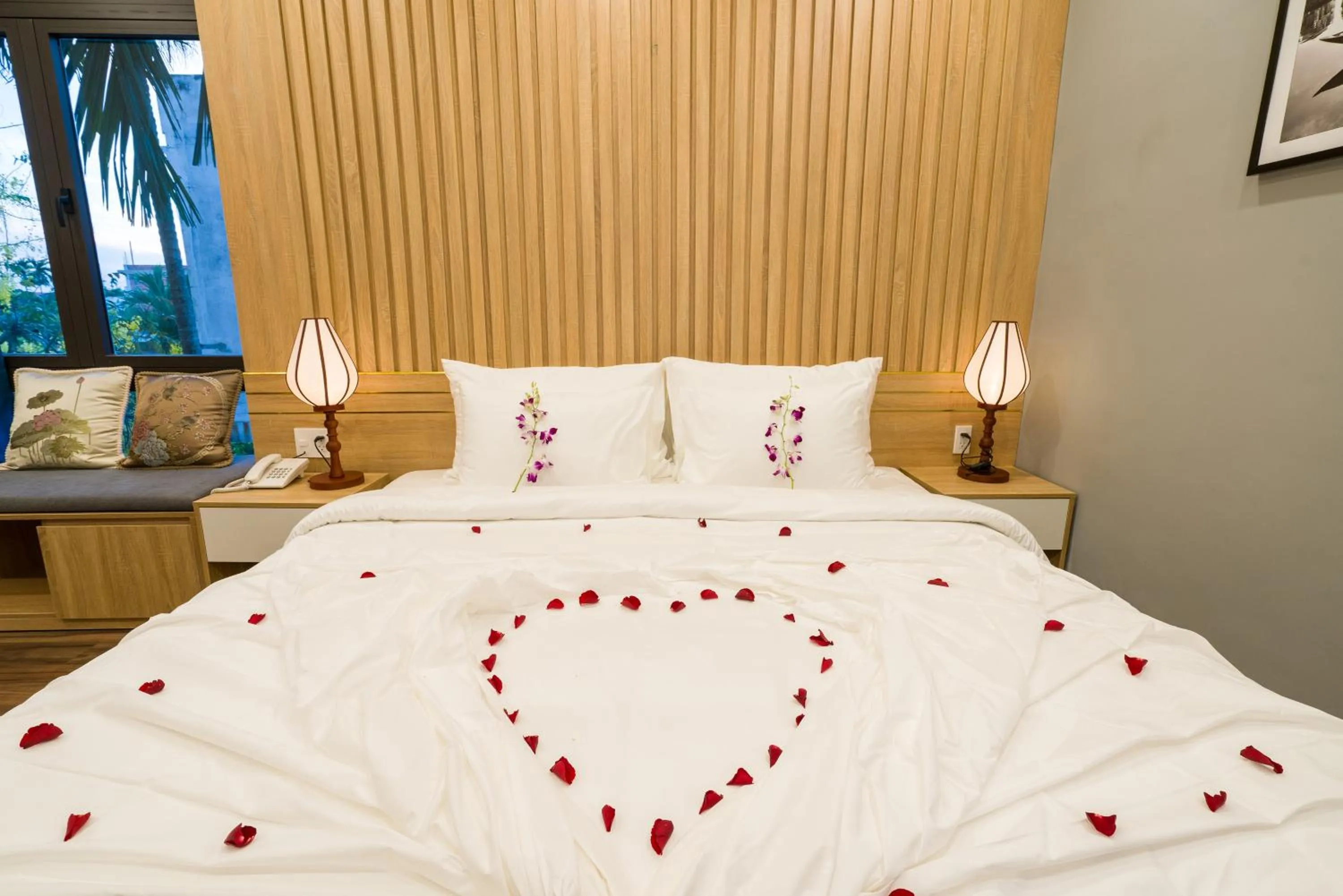 Bed in Hoi An Grace River Villa