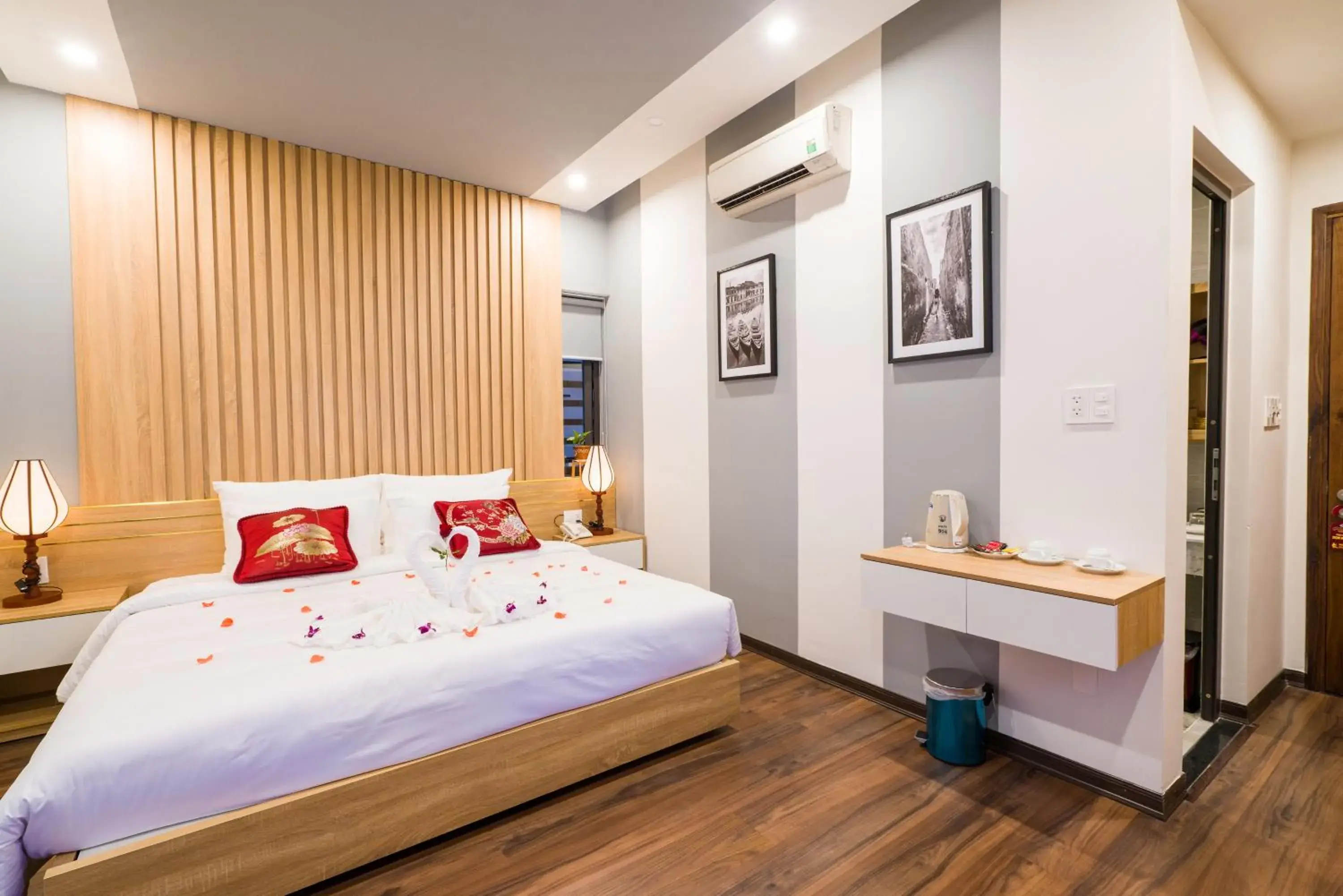 Deluxe Double or Twin Room with Balcony - single occupancy in Hoi An Grace River Villa Deluxe Double or Twin Room with Balcony - single occupancy in Hoi An Grace River Villa