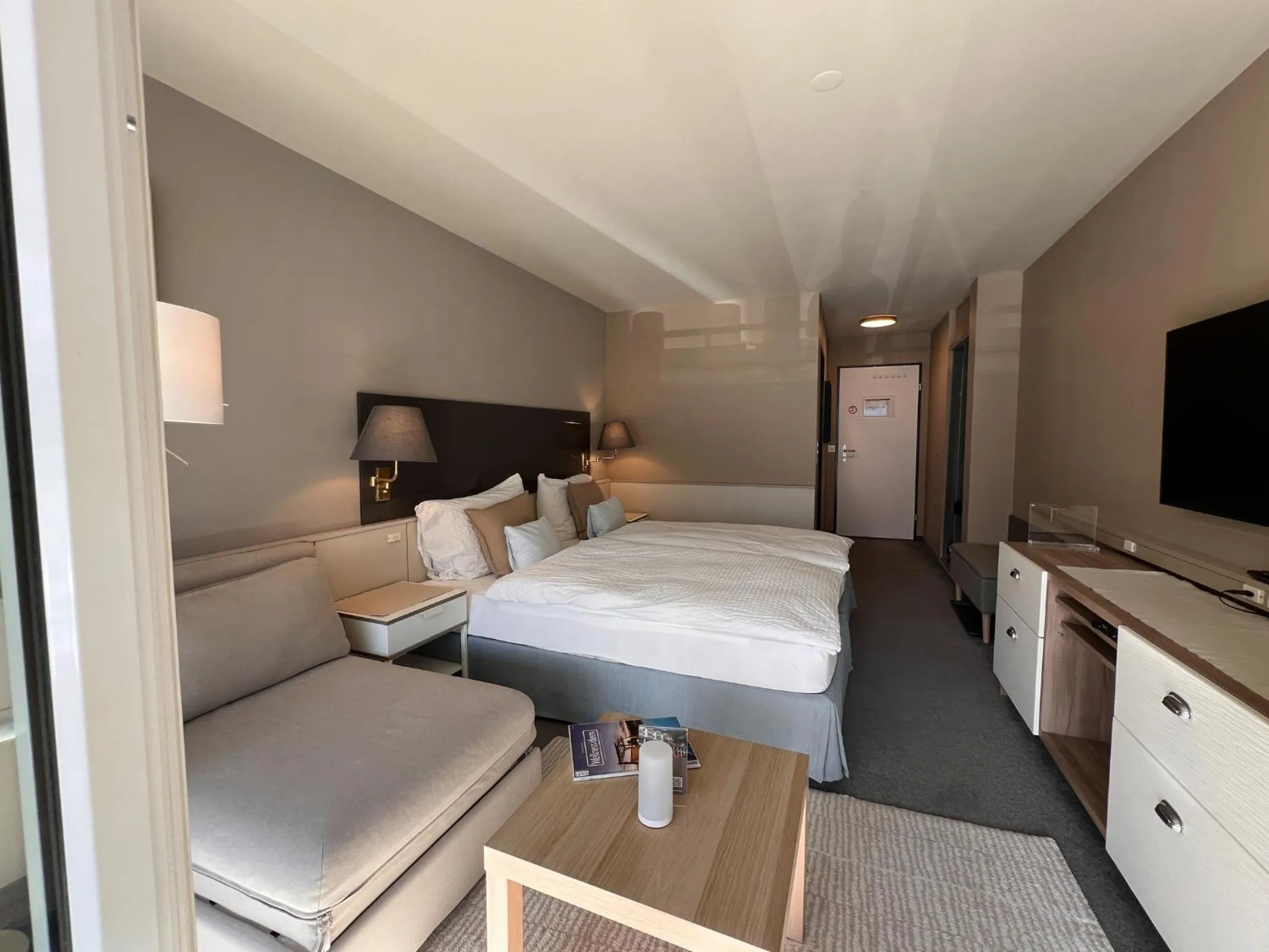 Bedroom, Bed in Seehotel Riviera at Lake Lucerne