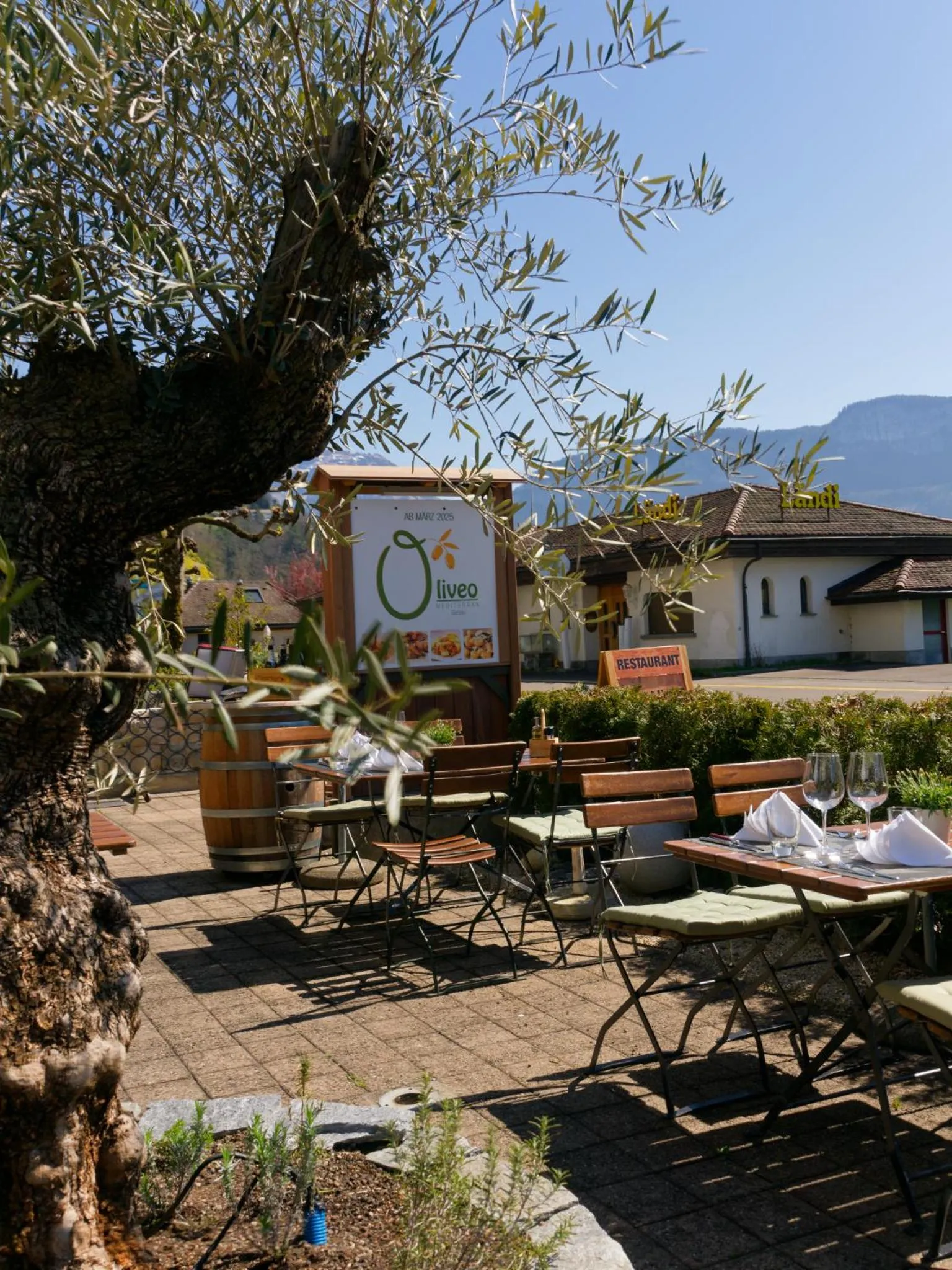 Restaurant/places to eat in Seehotel Riviera at Lake Lucerne