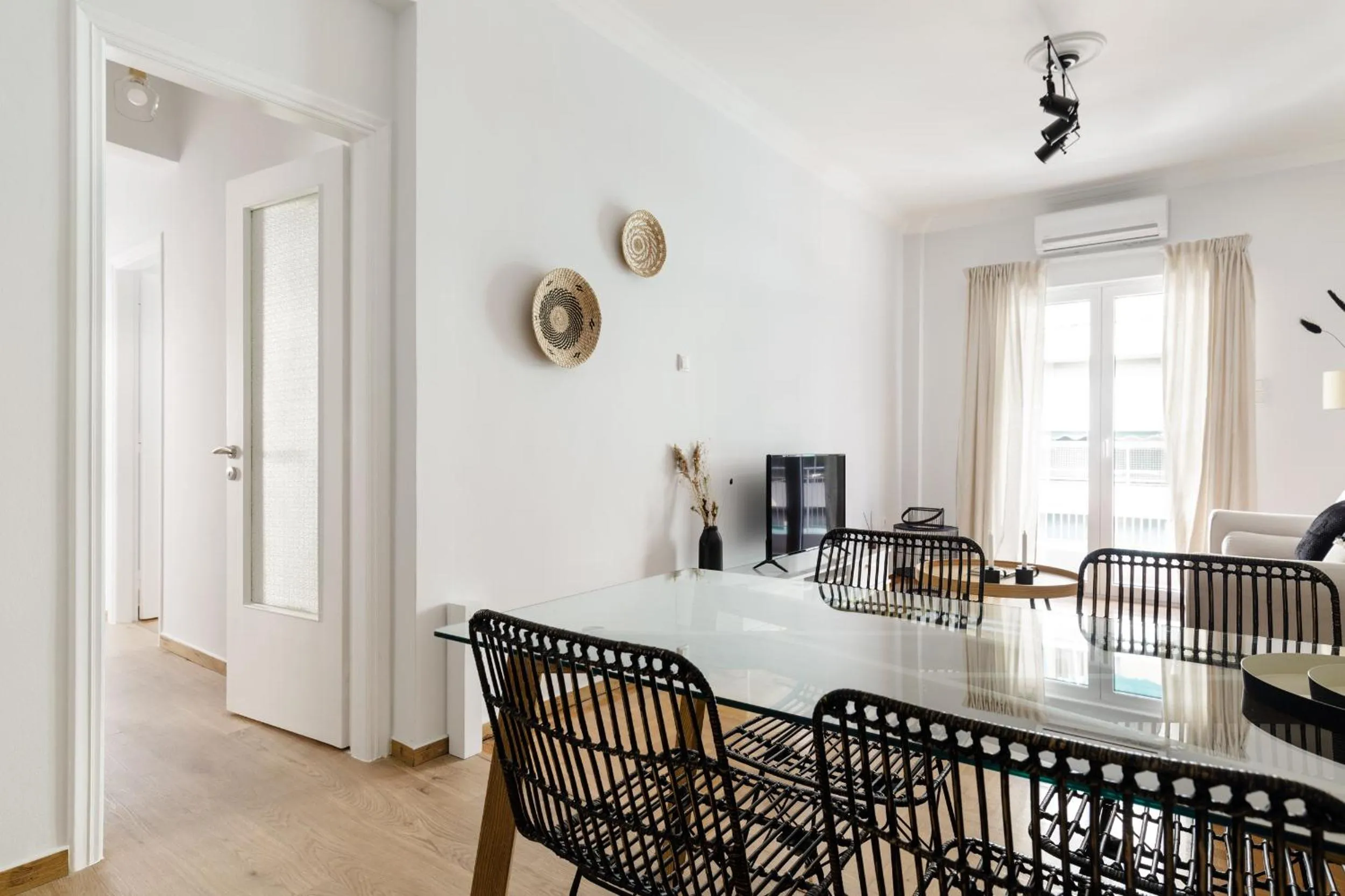 Urban 2BD Apartment in Koukaki by UPSTREET