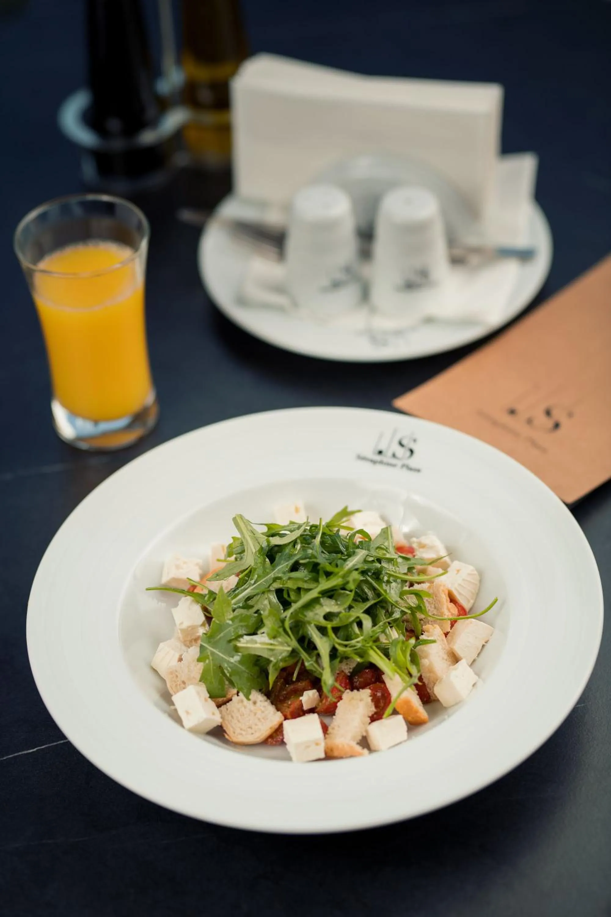 Breakfast in Seraphine Plaza