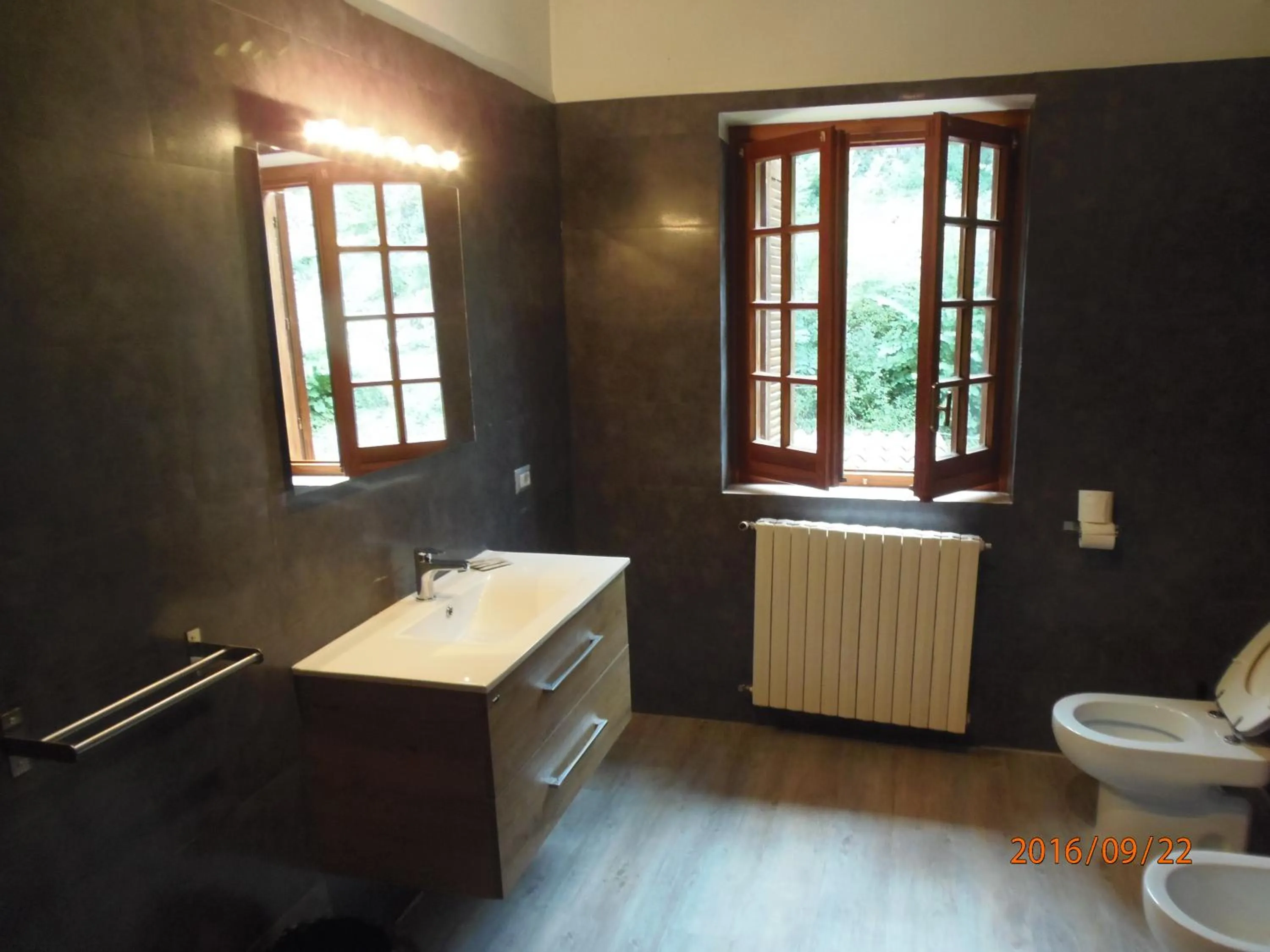 Toilet in B&B La Villa