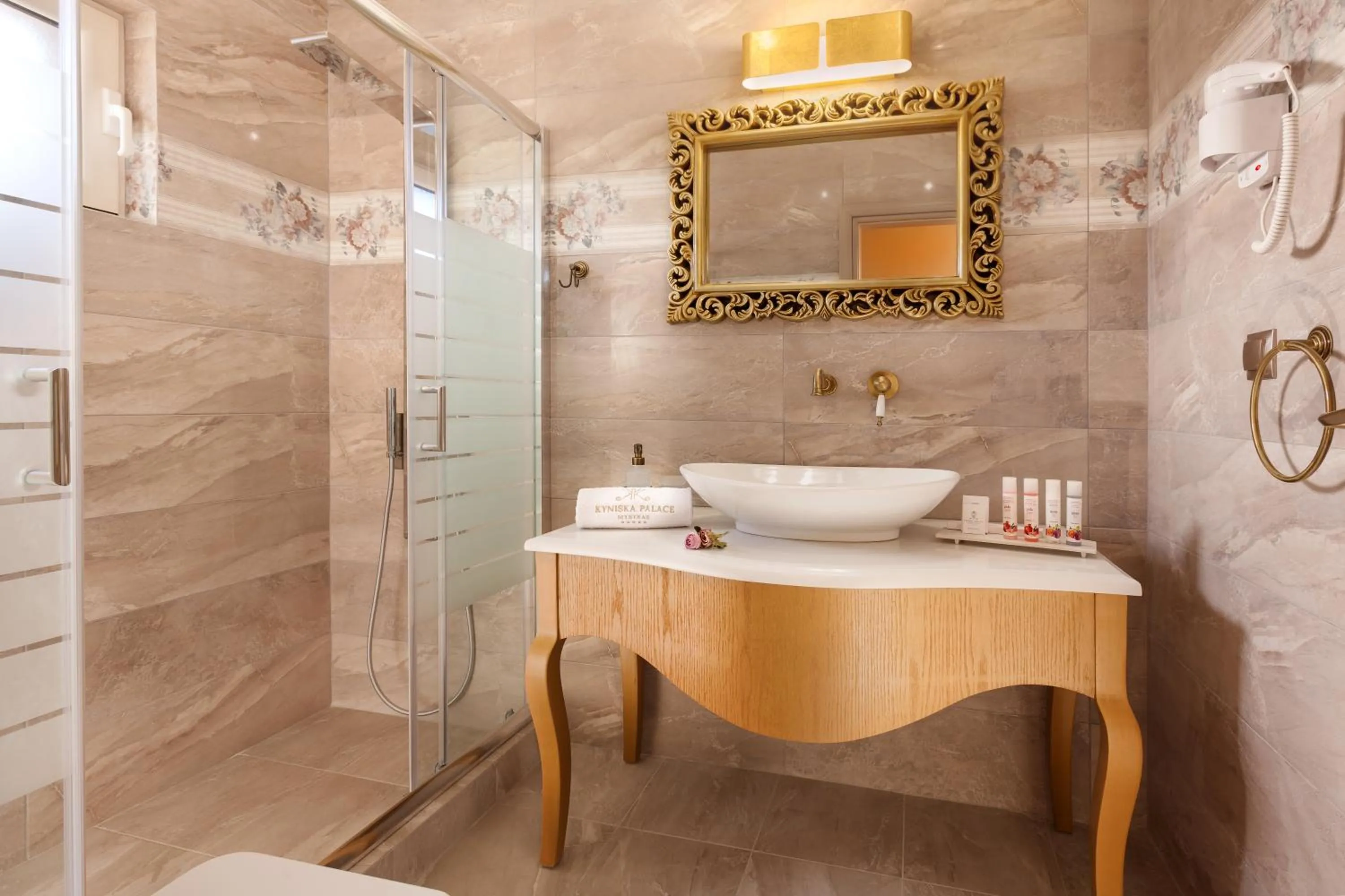 Shower in Kyniska Palace Conference & Spa