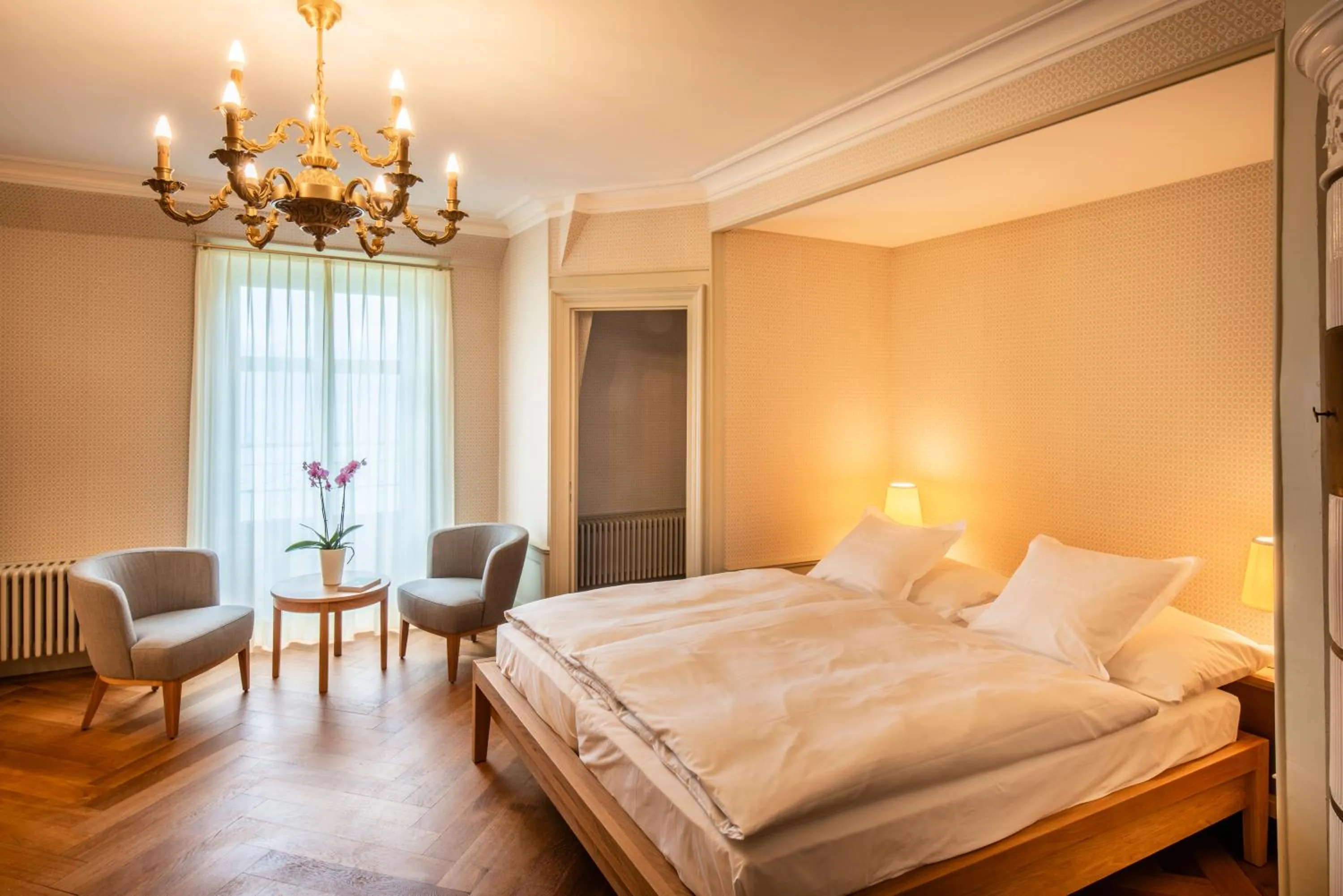 Bedroom, Bed in Schloss Schadau - Swiss Historic Hotel