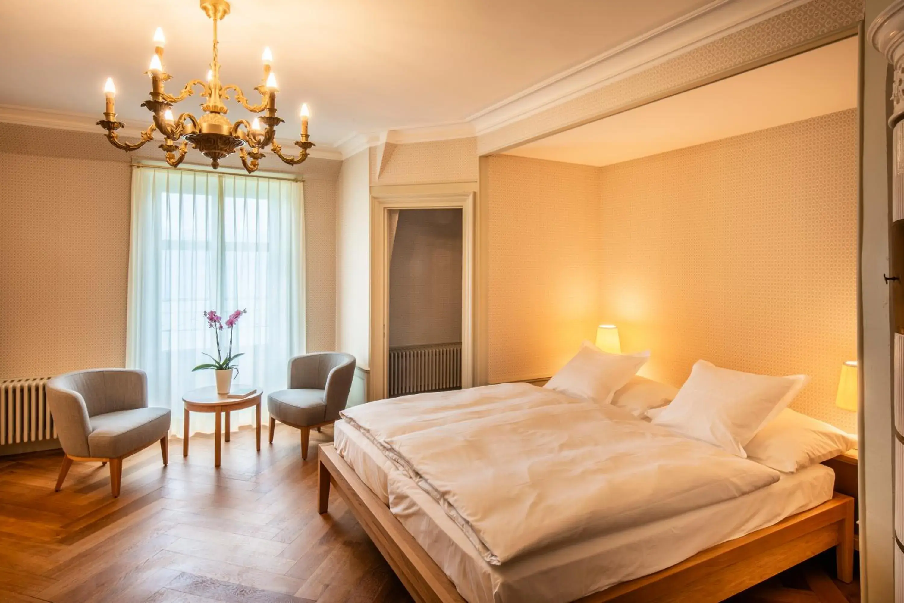 Suite with Lake View in Schloss Schadau - Swiss Historic Hotel Suite with Lake View in Schloss Schadau - Swiss Historic Hotel