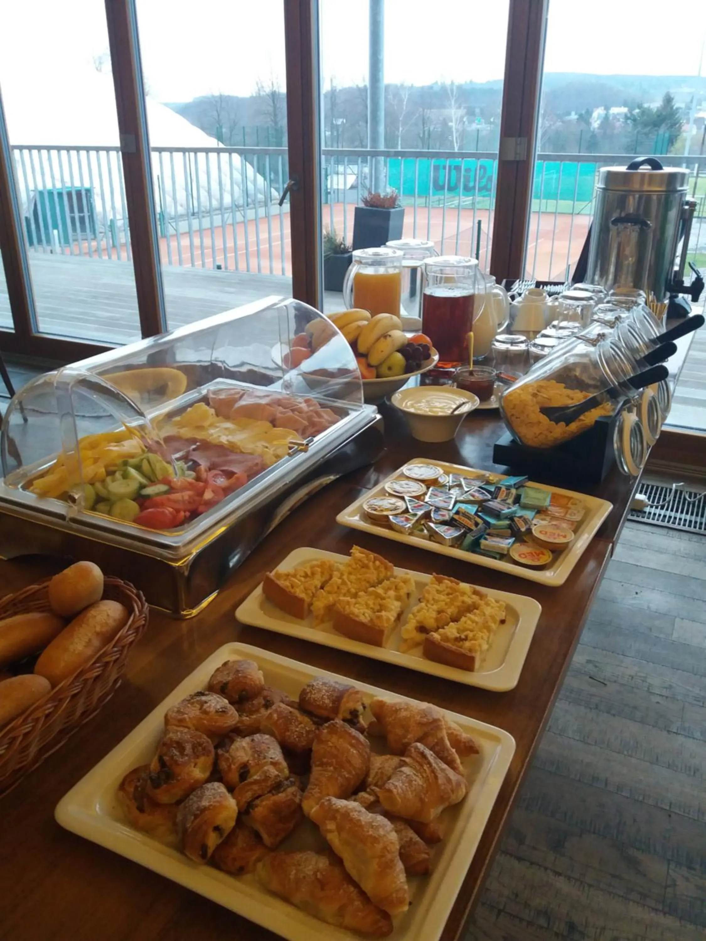 Buffet breakfast in Esmarin wellness hotel