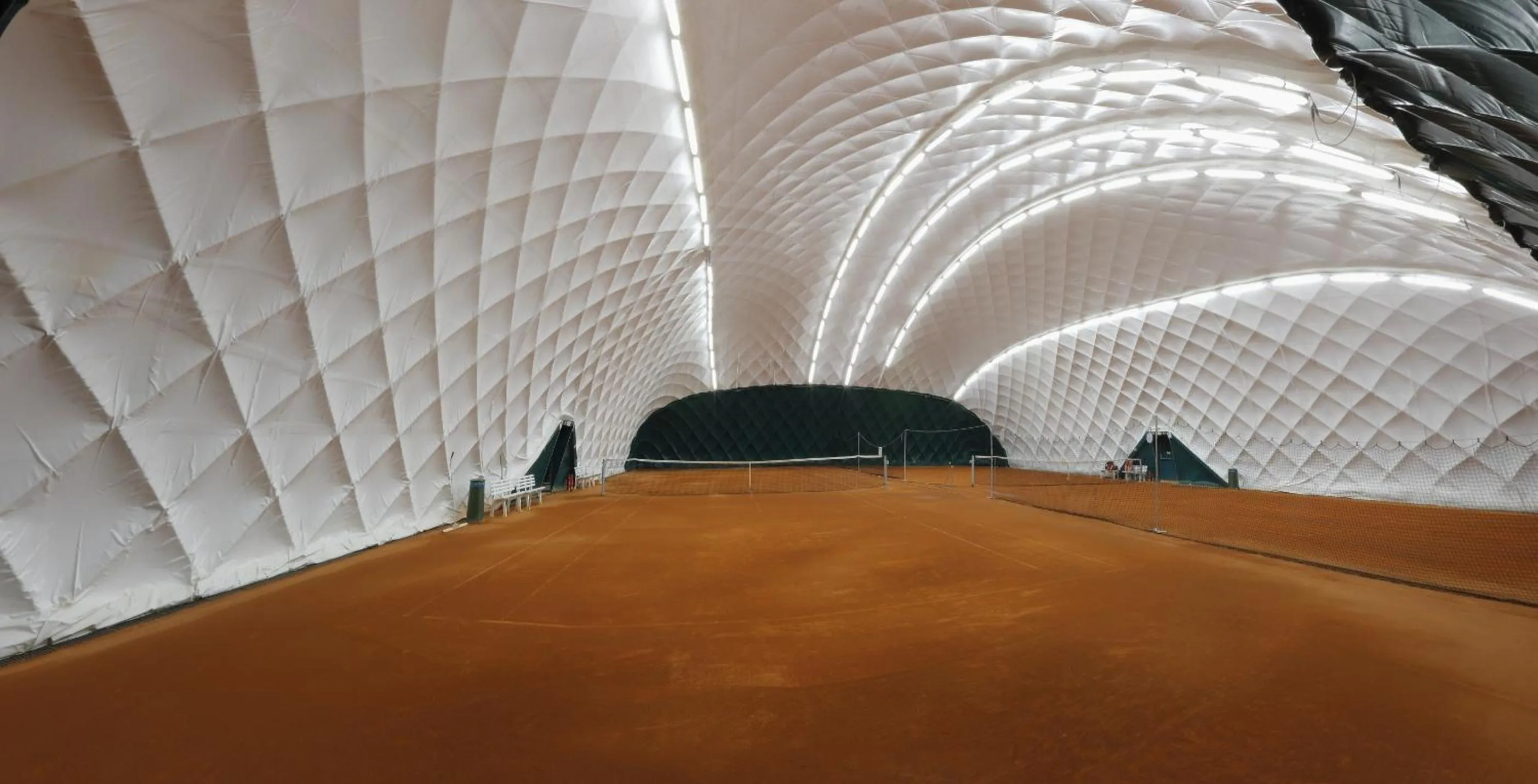 Tennis court in Esmarin wellness hotel