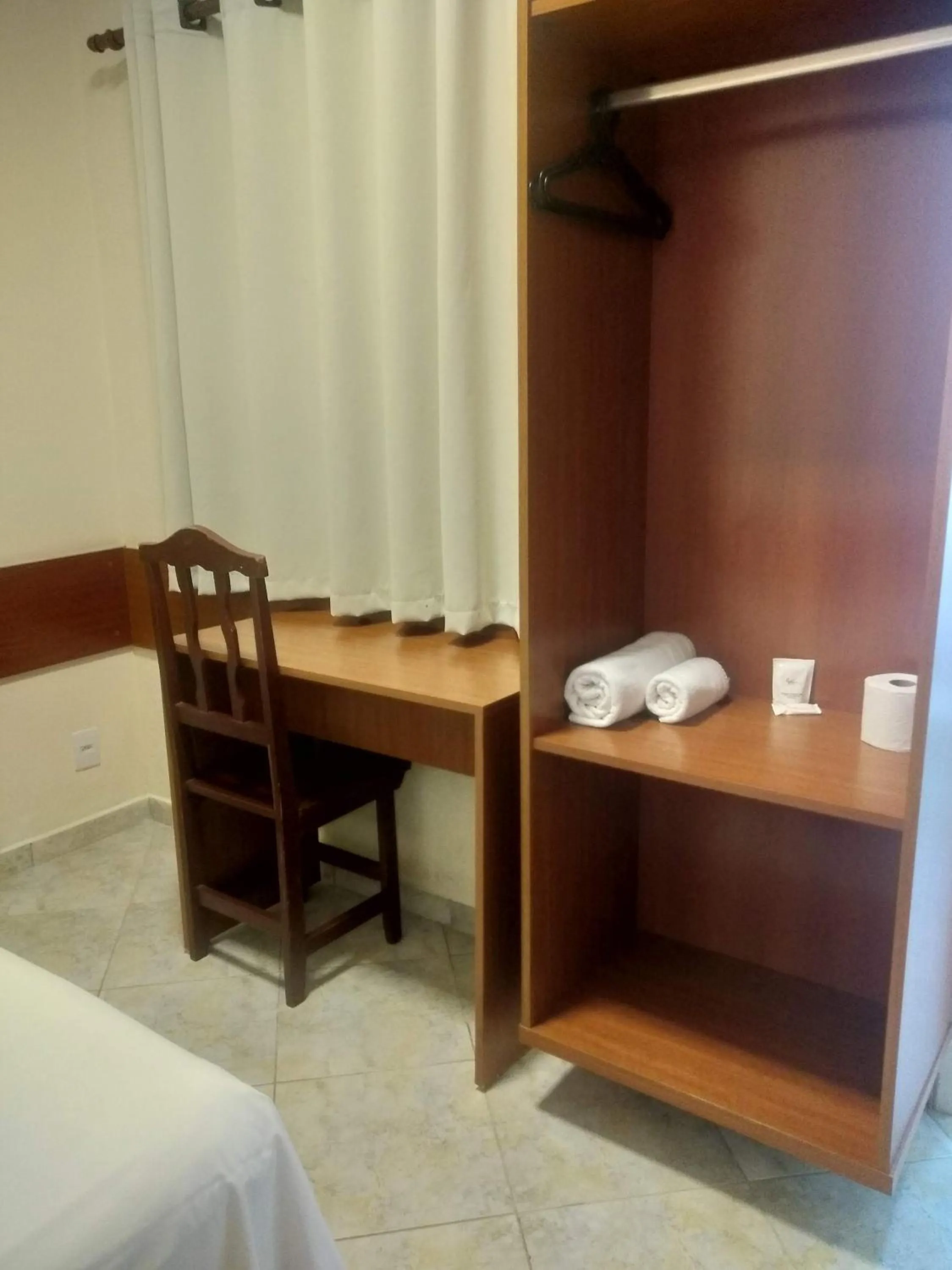 Bedroom in Lelis Hotel