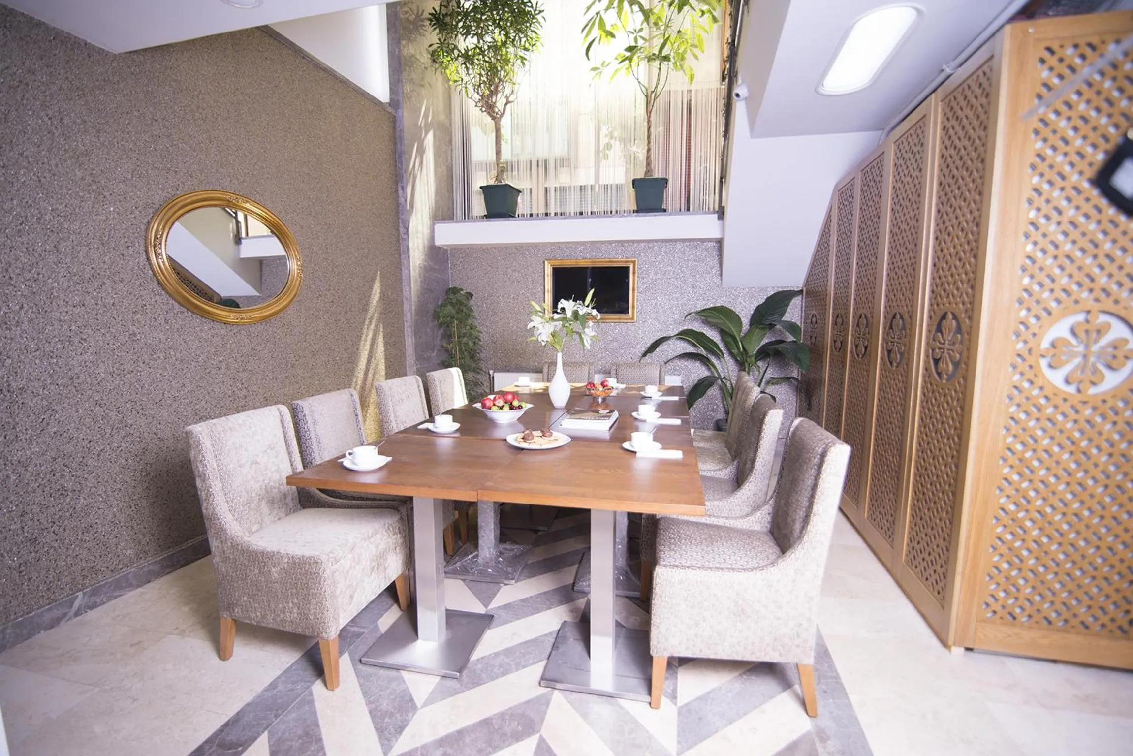 Business facilities in Cumbali Suite Hotel