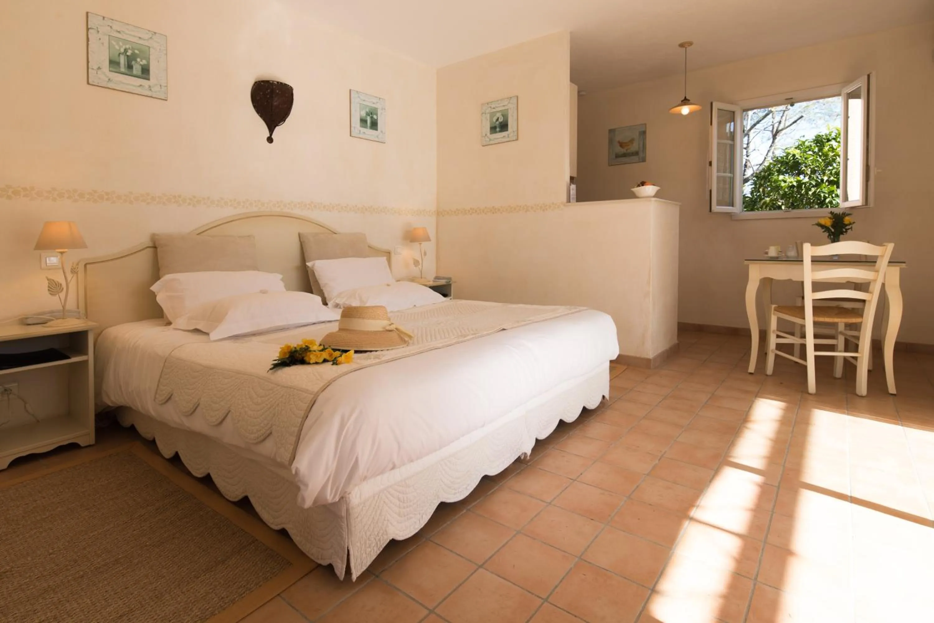 Other, Bed in La Résidence du Moulin