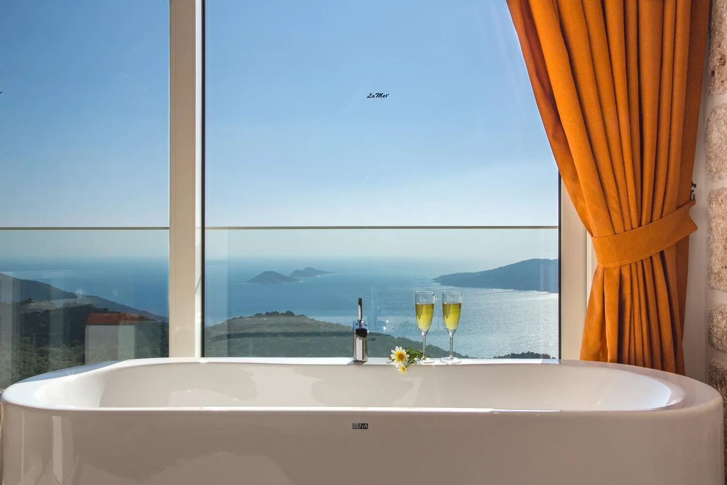 Bedroom in Villa La Mer Azur