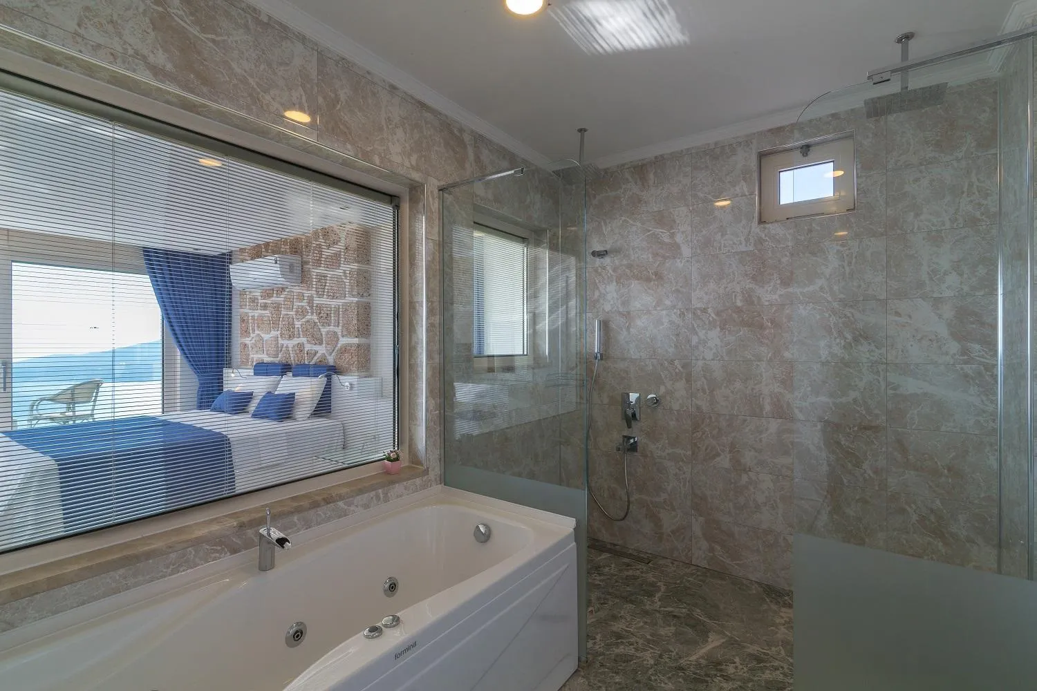 Bathroom, Bed in Villa La Mer Azur