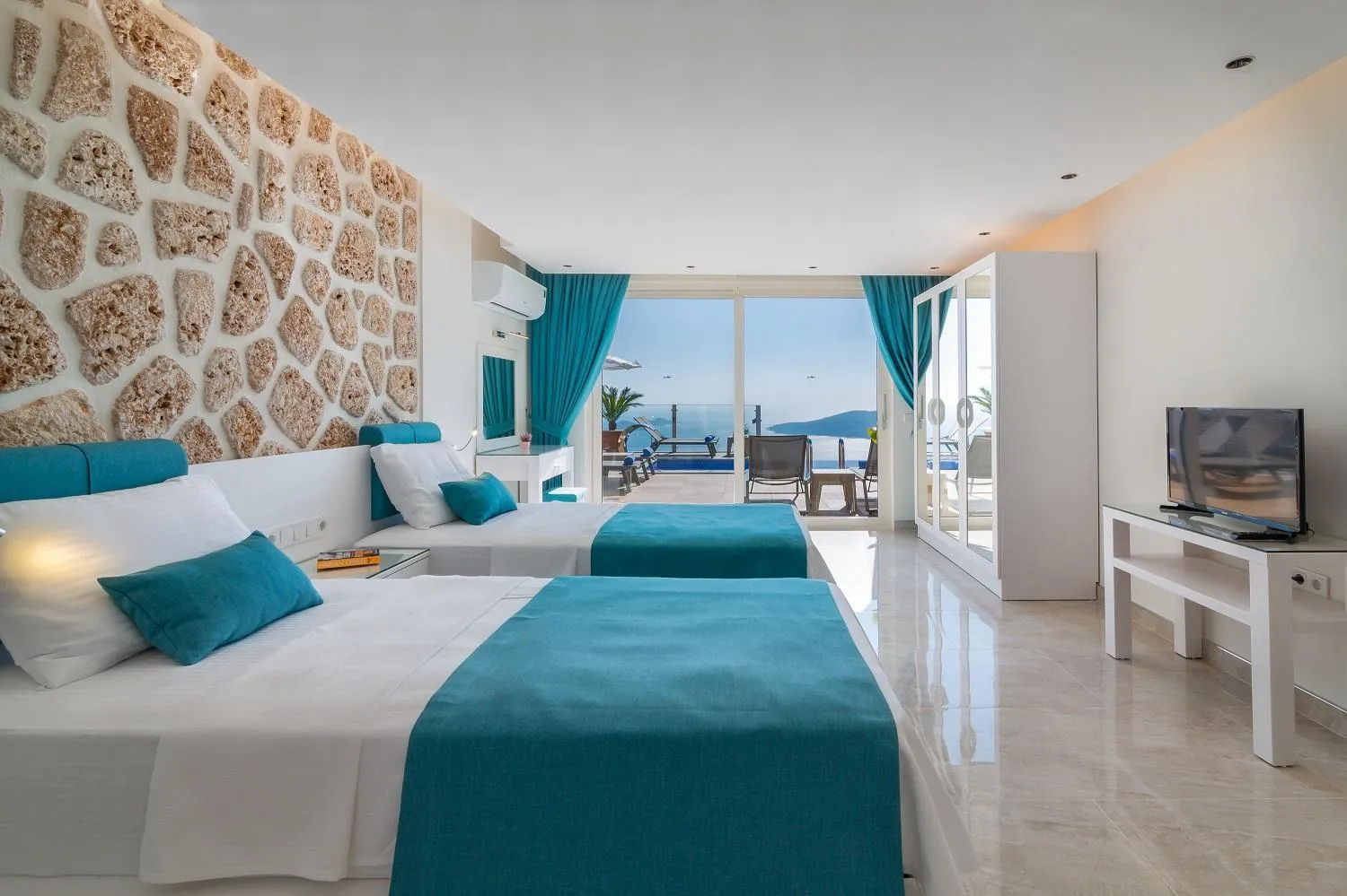 Bedroom, Bed in Villa La Mer Azur