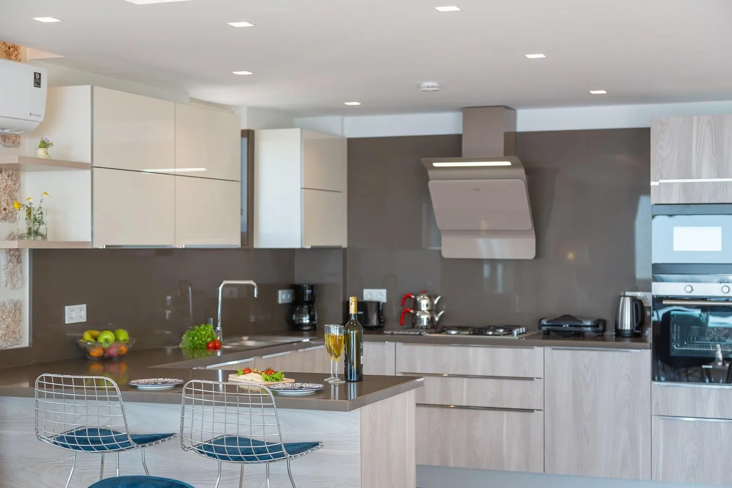 Kitchen or kitchenette in Villa La Mer Azur