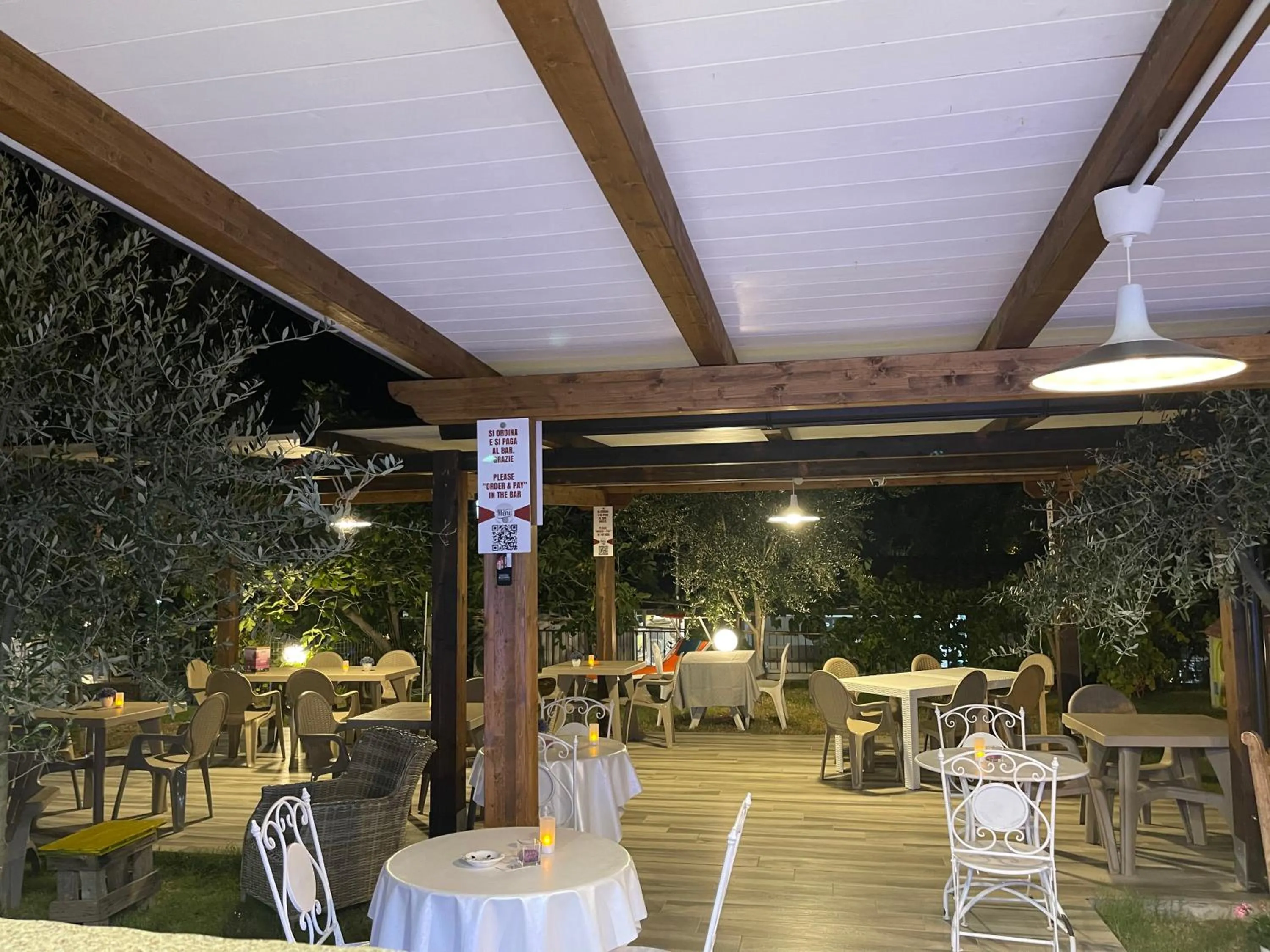 Lounge or bar in Appartamenti Pousada Michelino