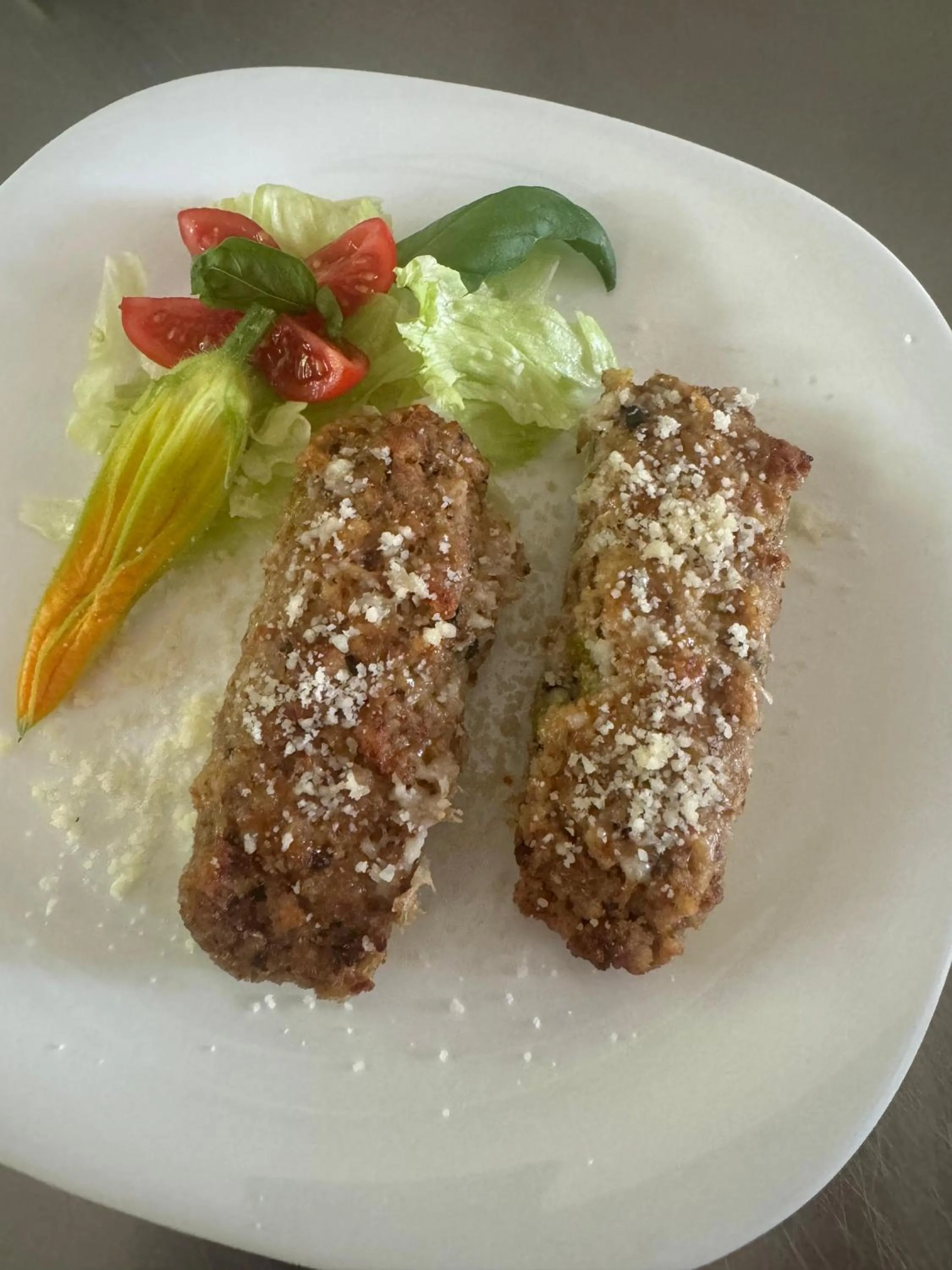 Restaurant/places to eat in Appartamenti Pousada Michelino