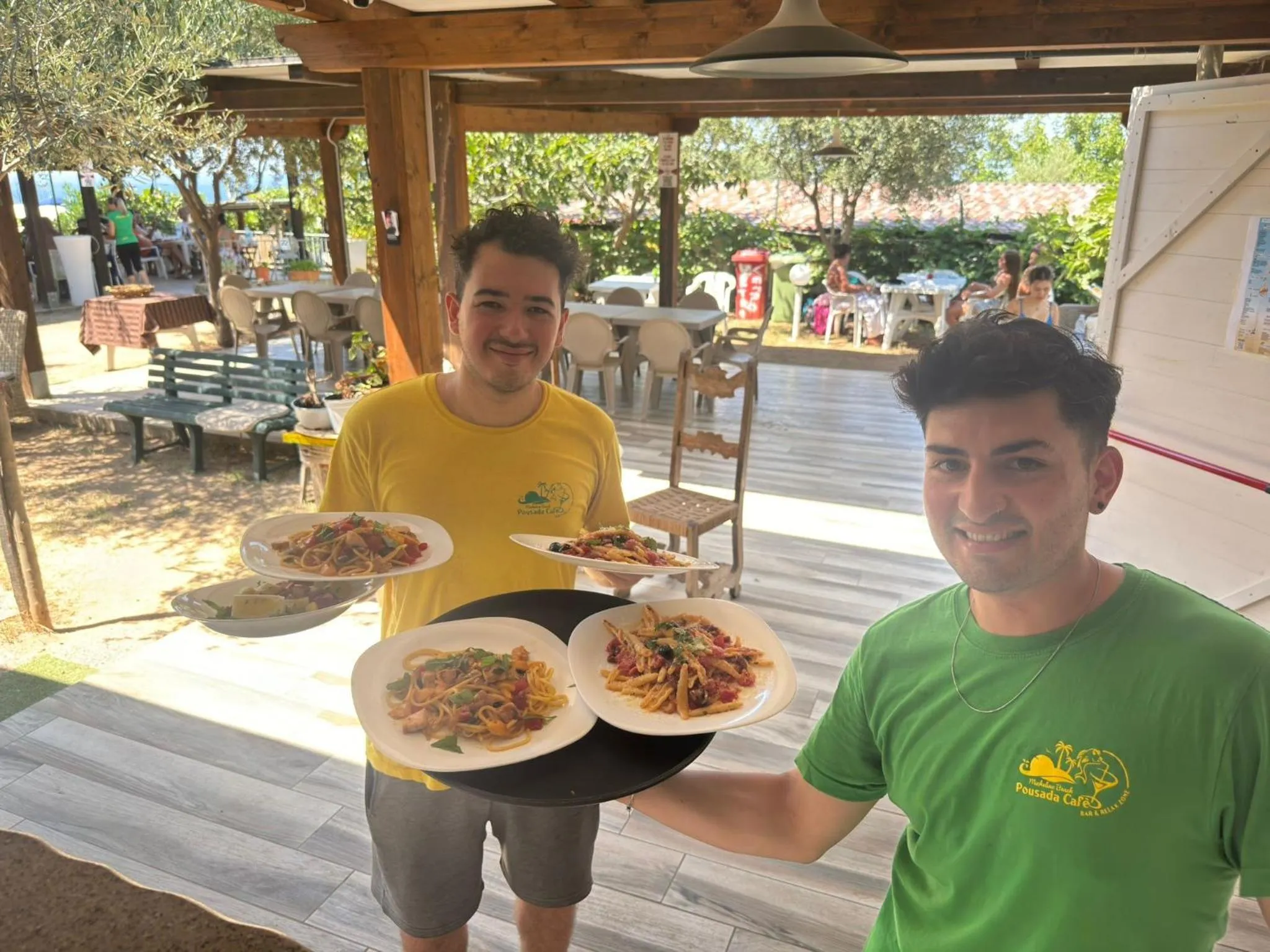 Restaurant/places to eat in Appartamenti Pousada Michelino