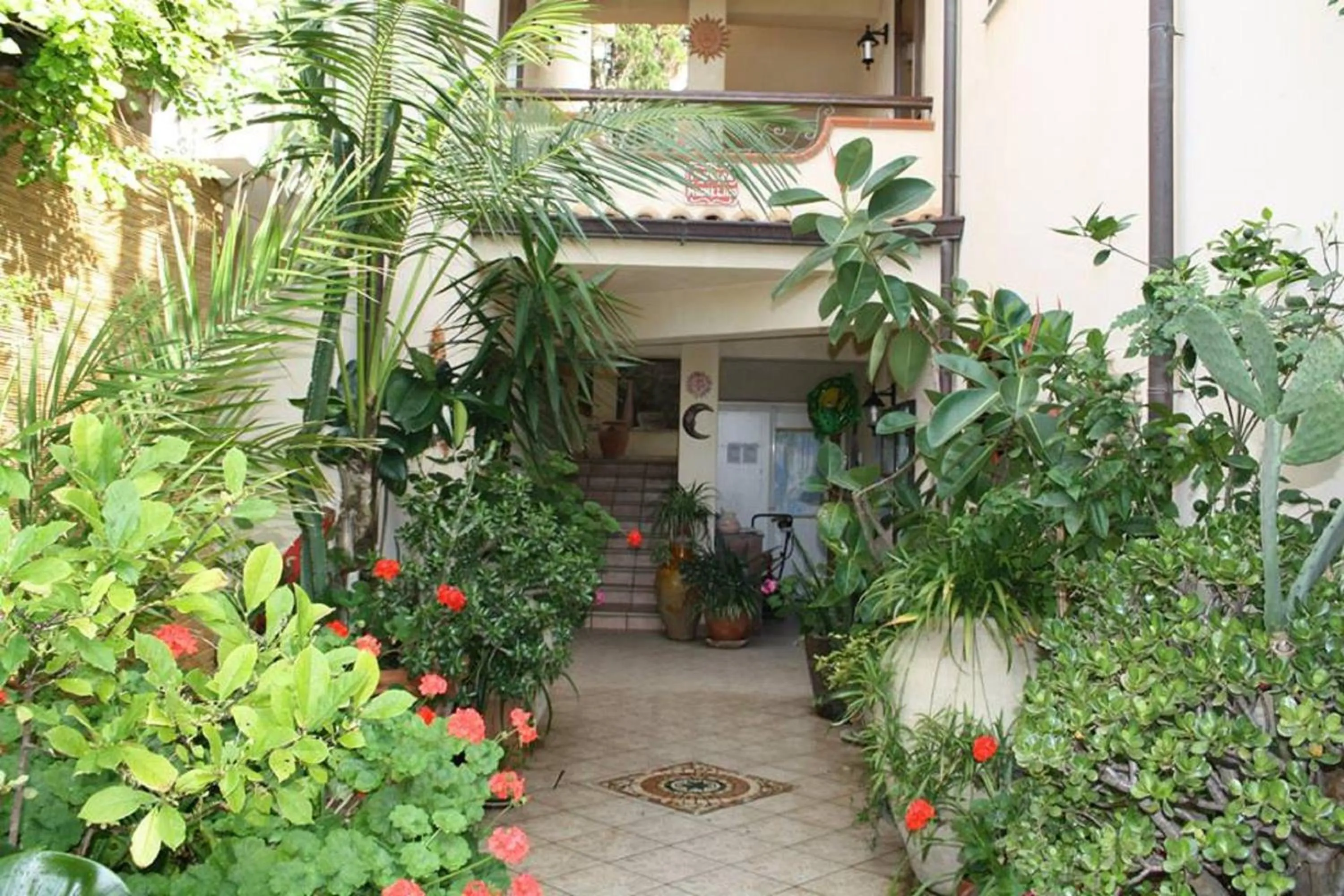 Facade/entrance in Appartamenti Pousada Michelino