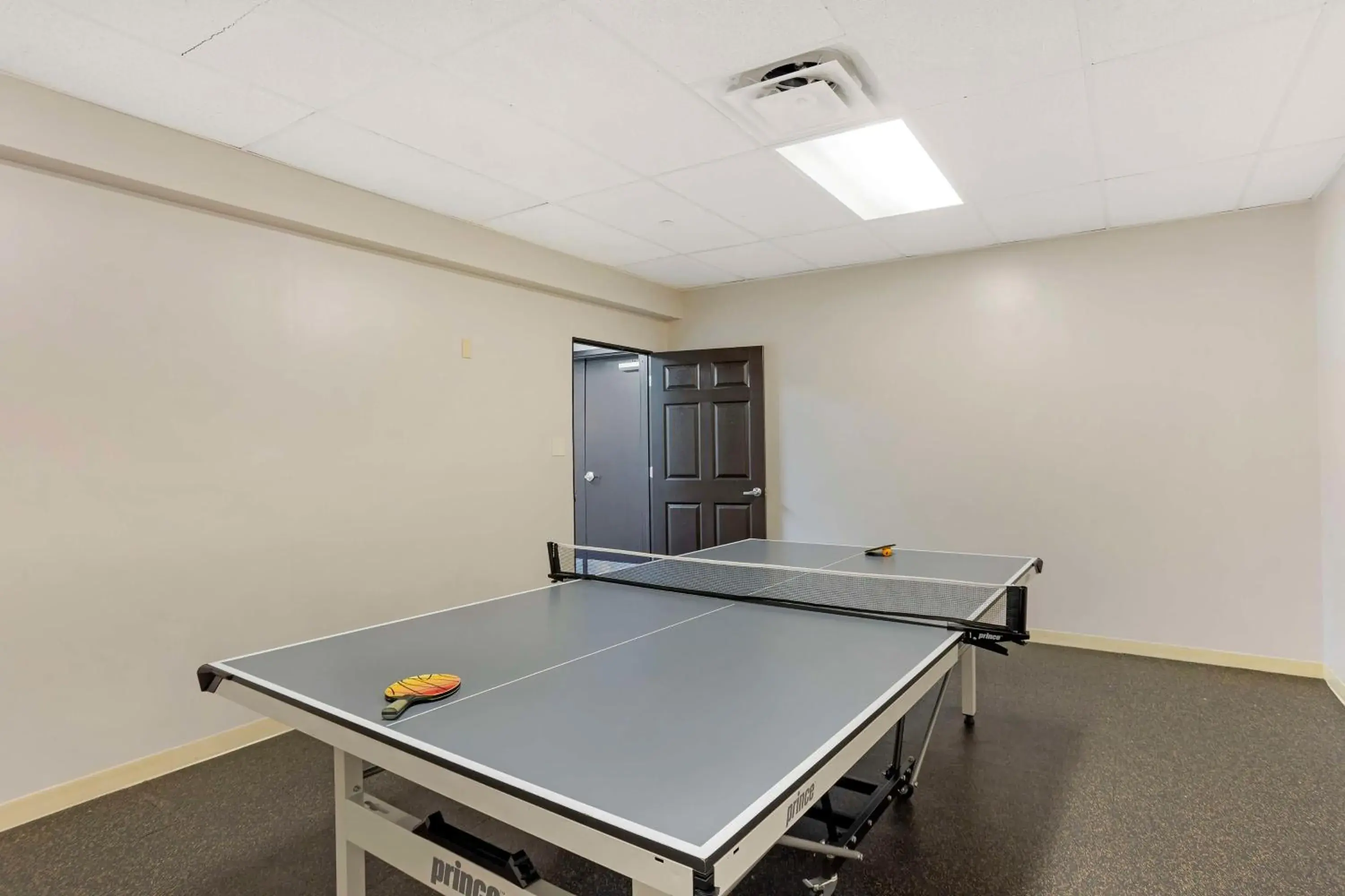 Property building in Best Western Plus - King of Prussia Property building in Best Western Plus - King of Prussia