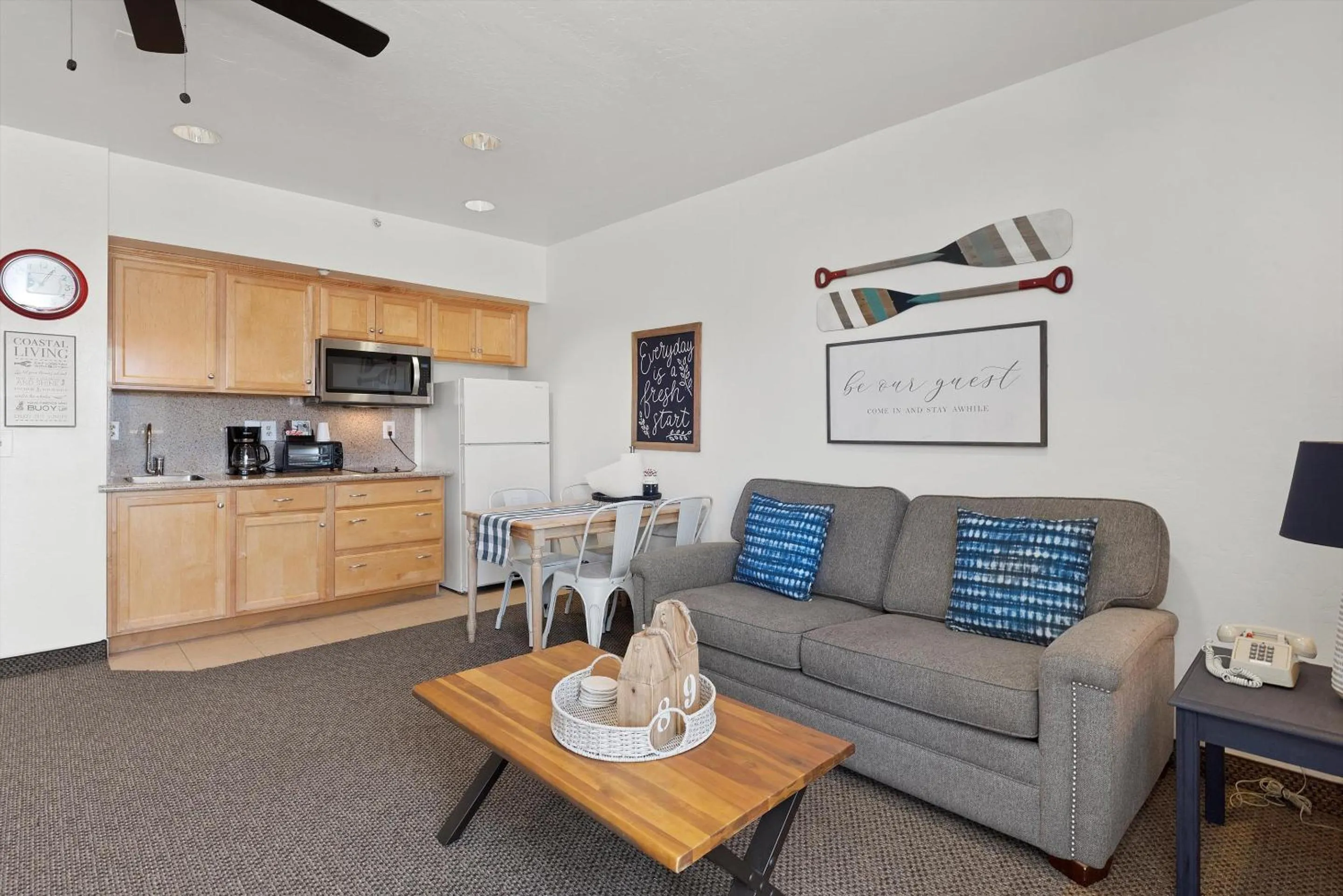 Kitchen or kitchenette in Beach House Inn & Suites