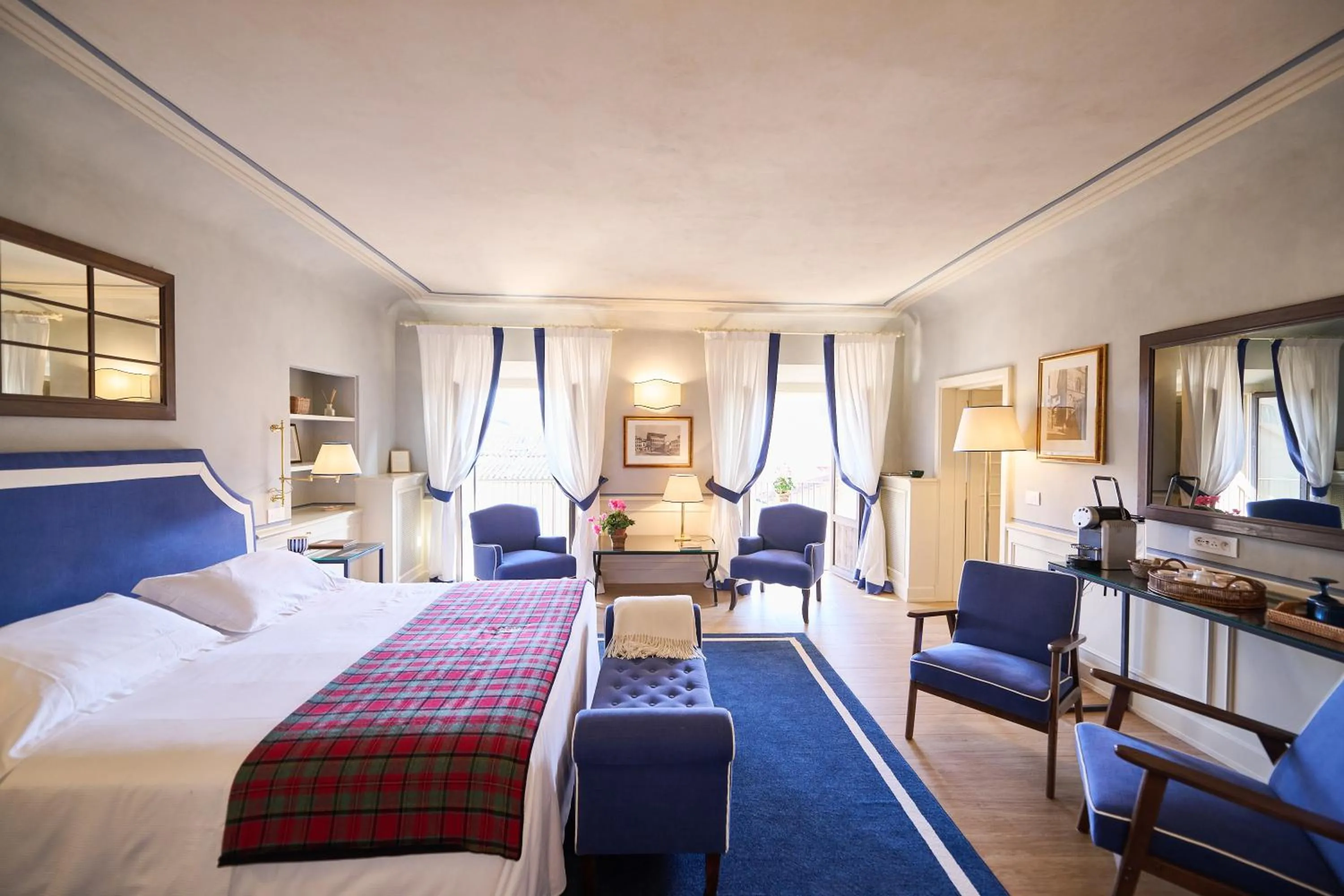 Photo of the whole room, Bed in Palazzo Niccolini al Duomo Residenza D'Epoca