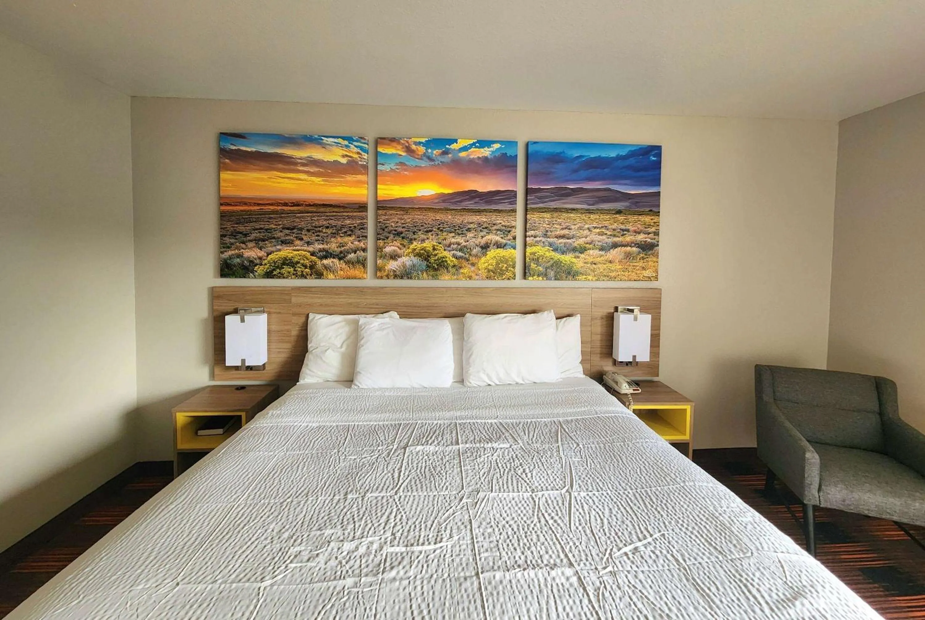 Photo of the whole room, Bed in Days Inn by Wyndham Lumberton