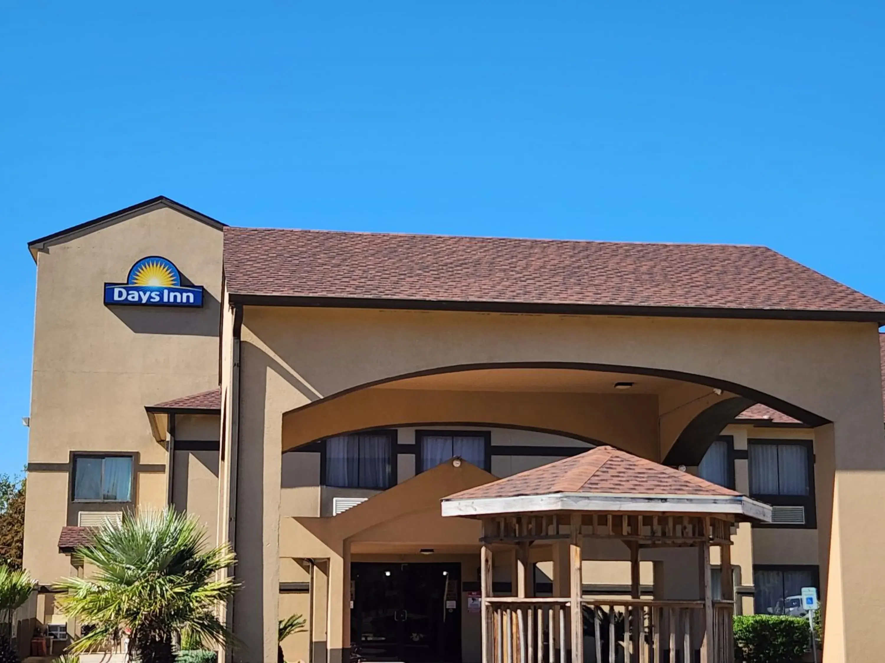 Property building in Days Inn by Wyndham Lumberton Property building in Days Inn by Wyndham Lumberton