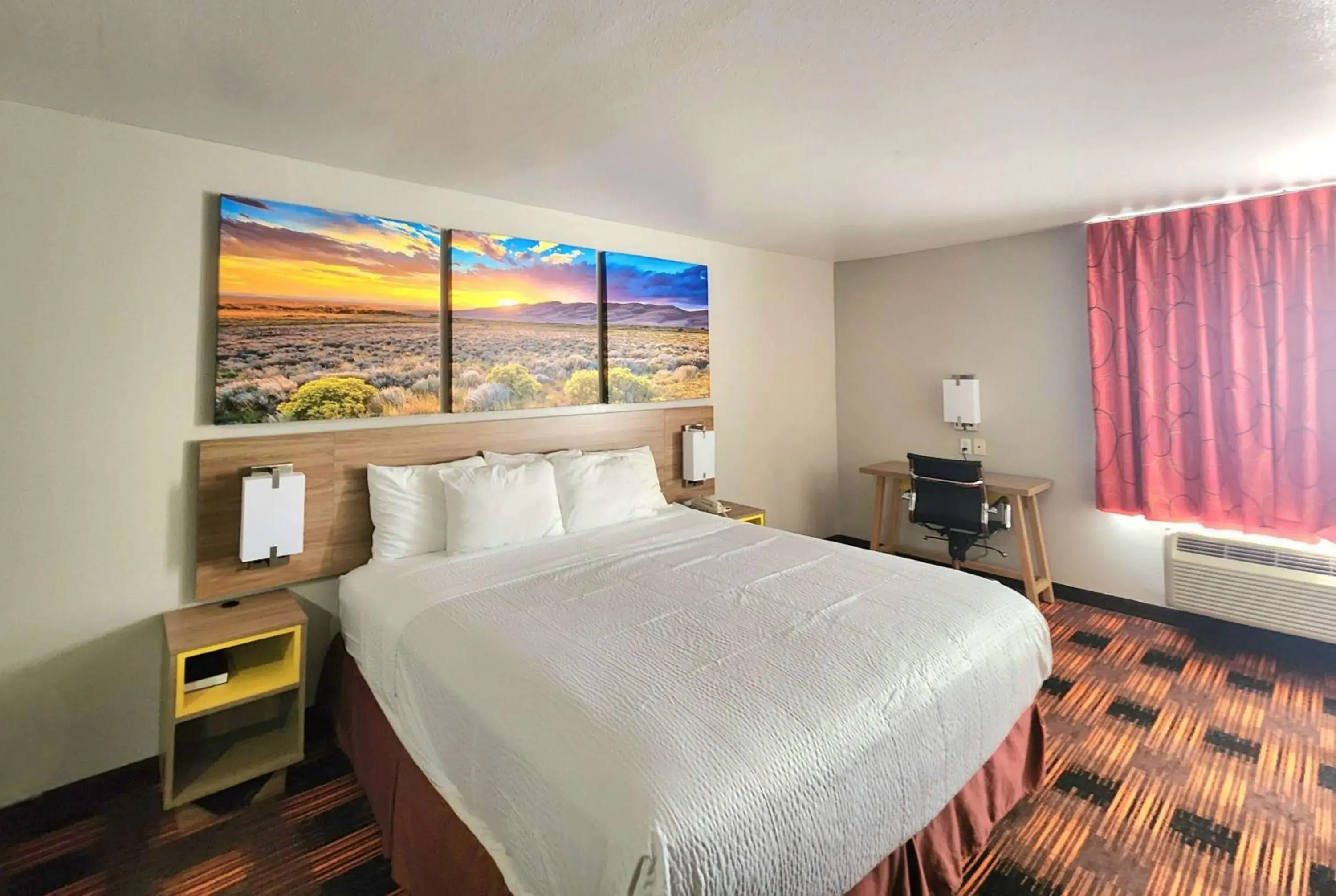 Photo of the whole room, Bed in Days Inn by Wyndham Lumberton Photo of the whole room, Bed in Days Inn by Wyndham Lumberton