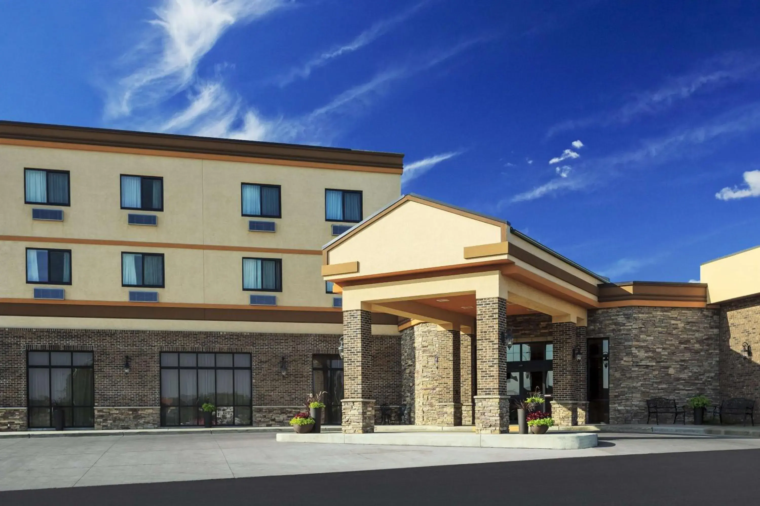 Property building in Roosevelt Grand Dakota SureStay Collection by Best Western Property building in Roosevelt Grand Dakota SureStay Collection by Best Western
