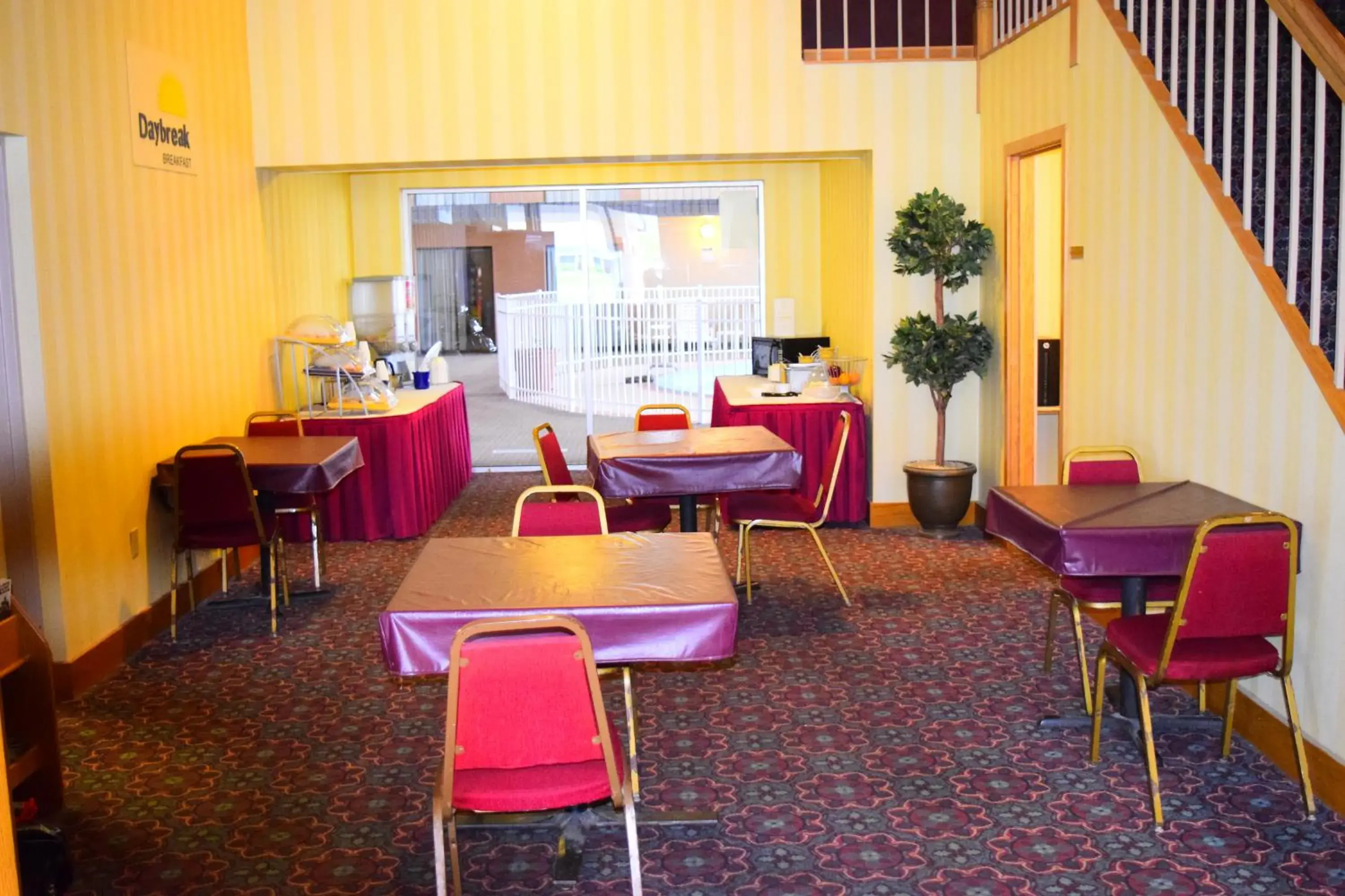 Breakfast in Days Inn by Wyndham Rock Falls Breakfast in Days Inn by Wyndham Rock Falls