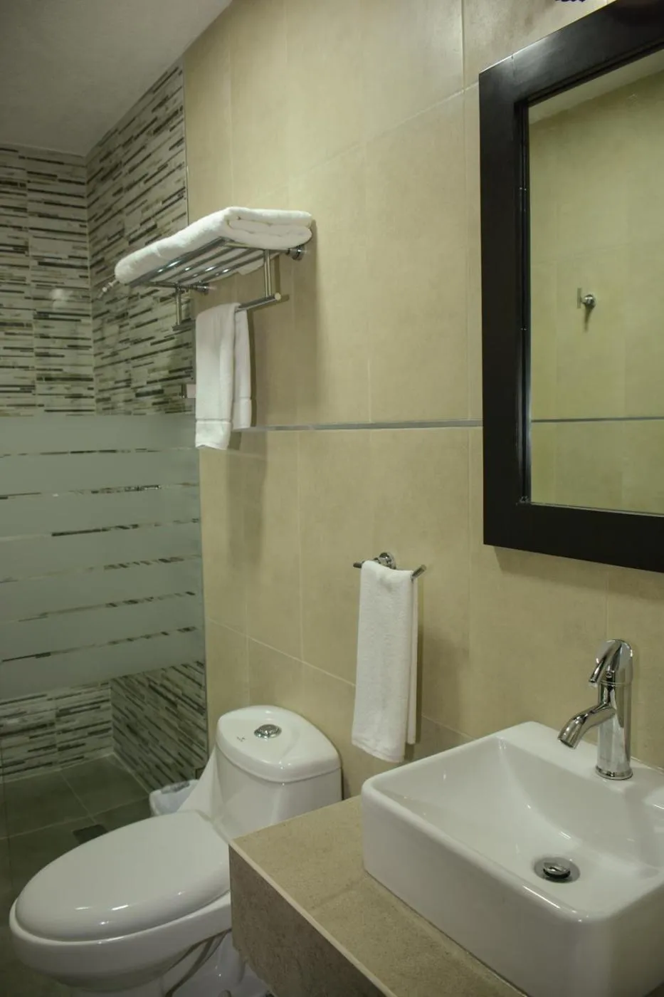 Bathroom in Suites Los Arcos