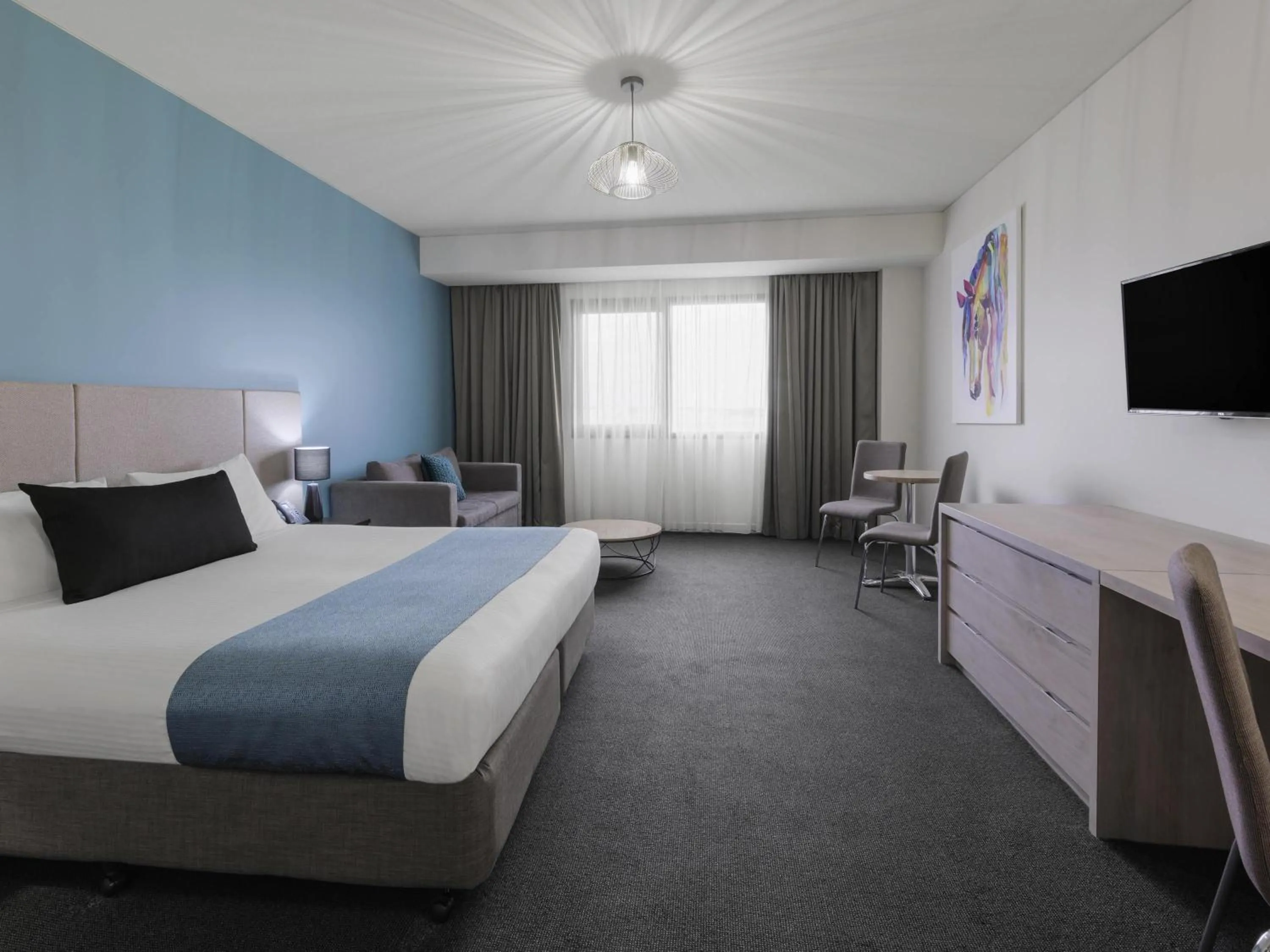 Bedroom, Bed in Mantra Melbourne Melton