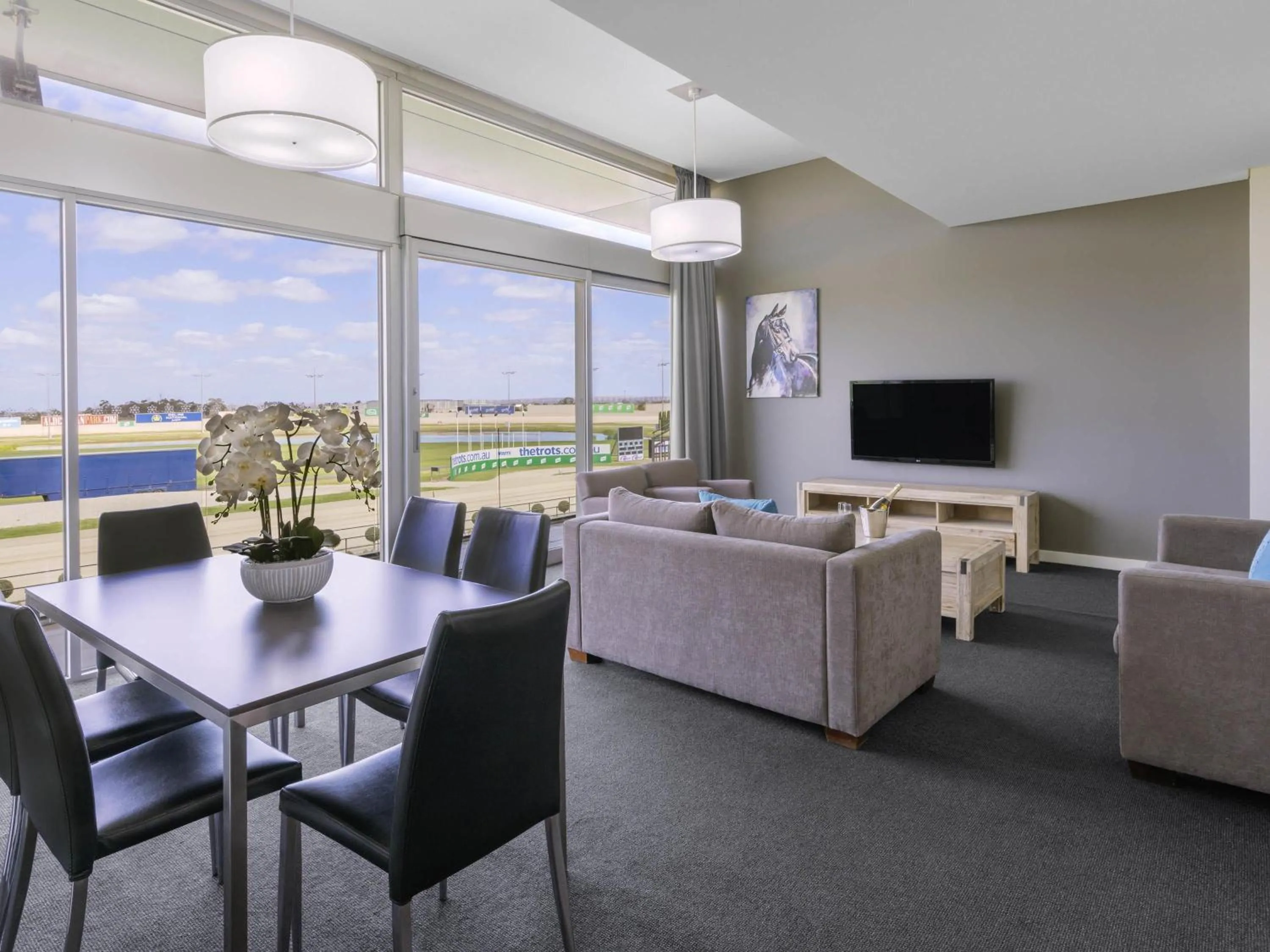 Bedroom in Mantra Melbourne Melton